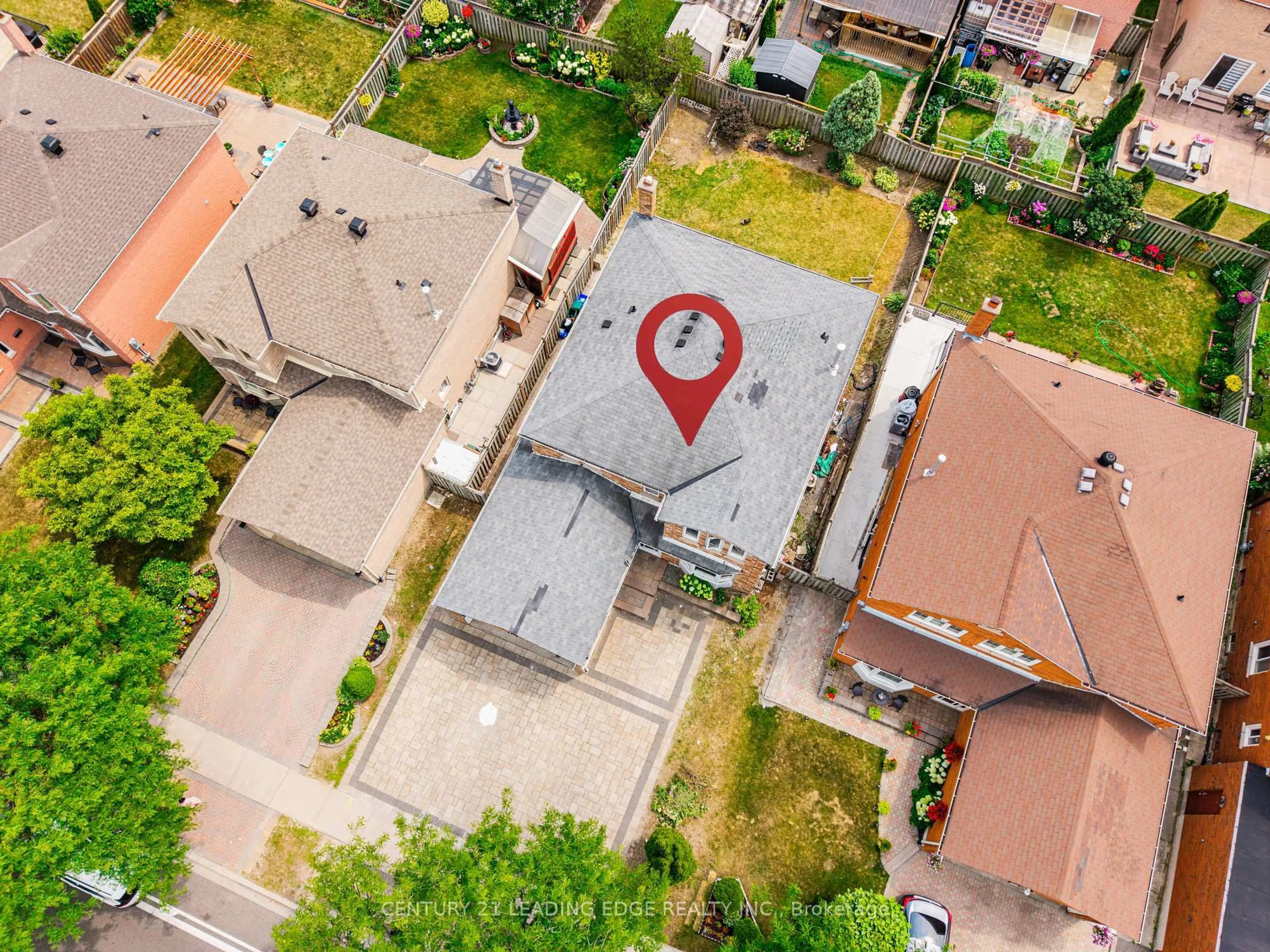A pic from outside/outdoor area/front of a property/back of a property/a pic from drone, street for 47 Elson St, Markham Ontario L3S 2C6