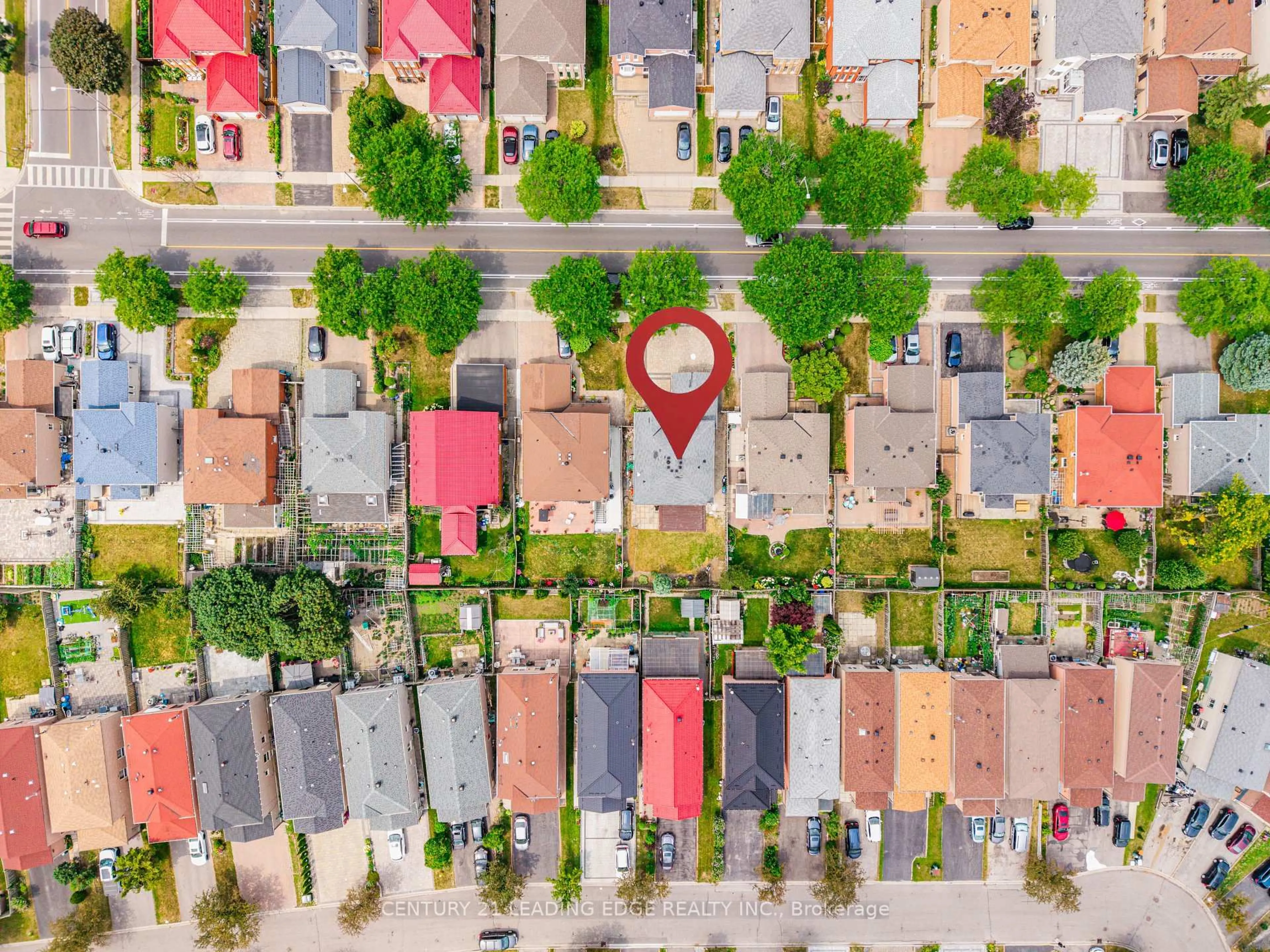 A pic from outside/outdoor area/front of a property/back of a property/a pic from drone, street for 47 Elson St, Markham Ontario L3S 2C6