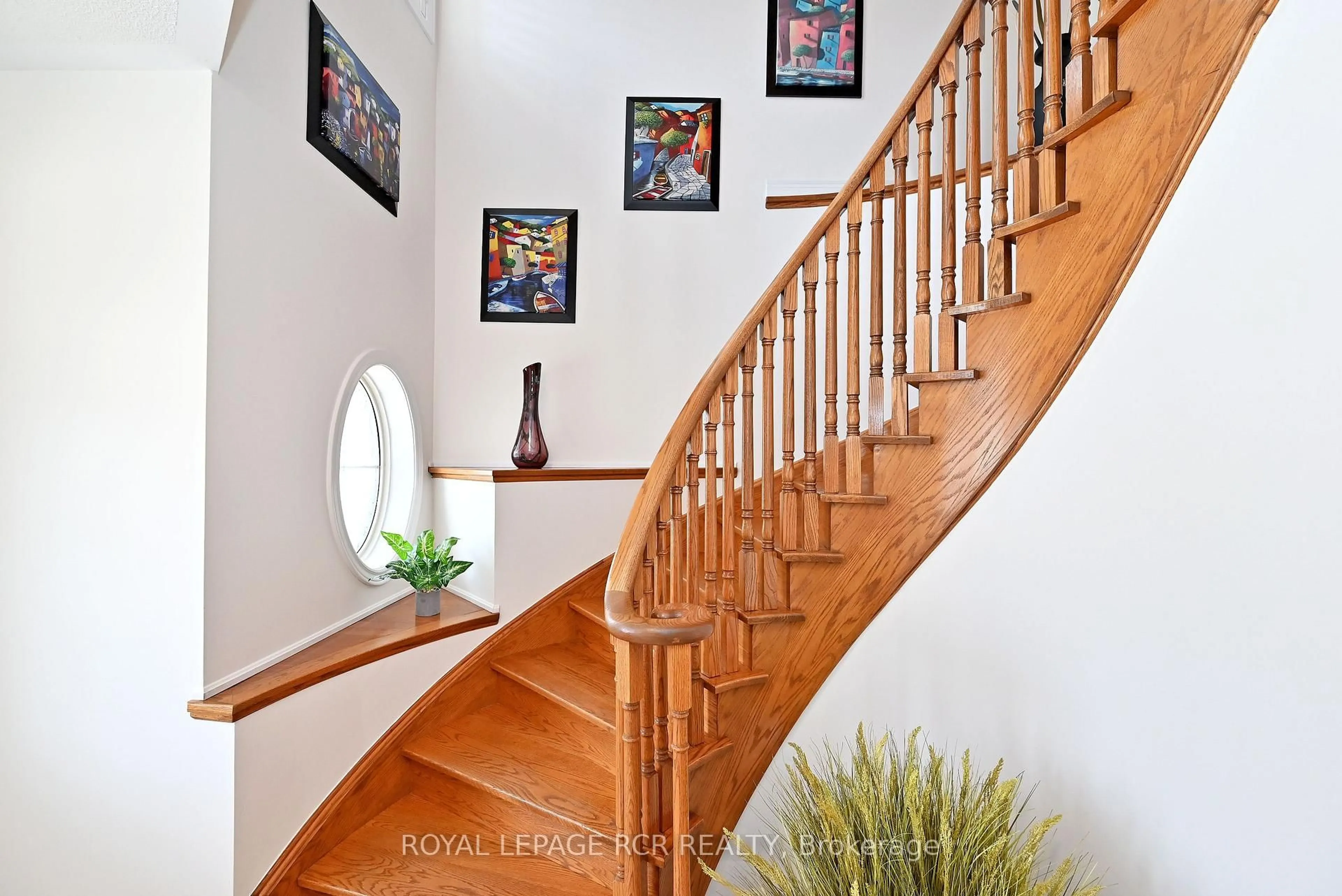 Stairs for 43 Ivy Glen Dr, Vaughan Ontario L6A 0P3