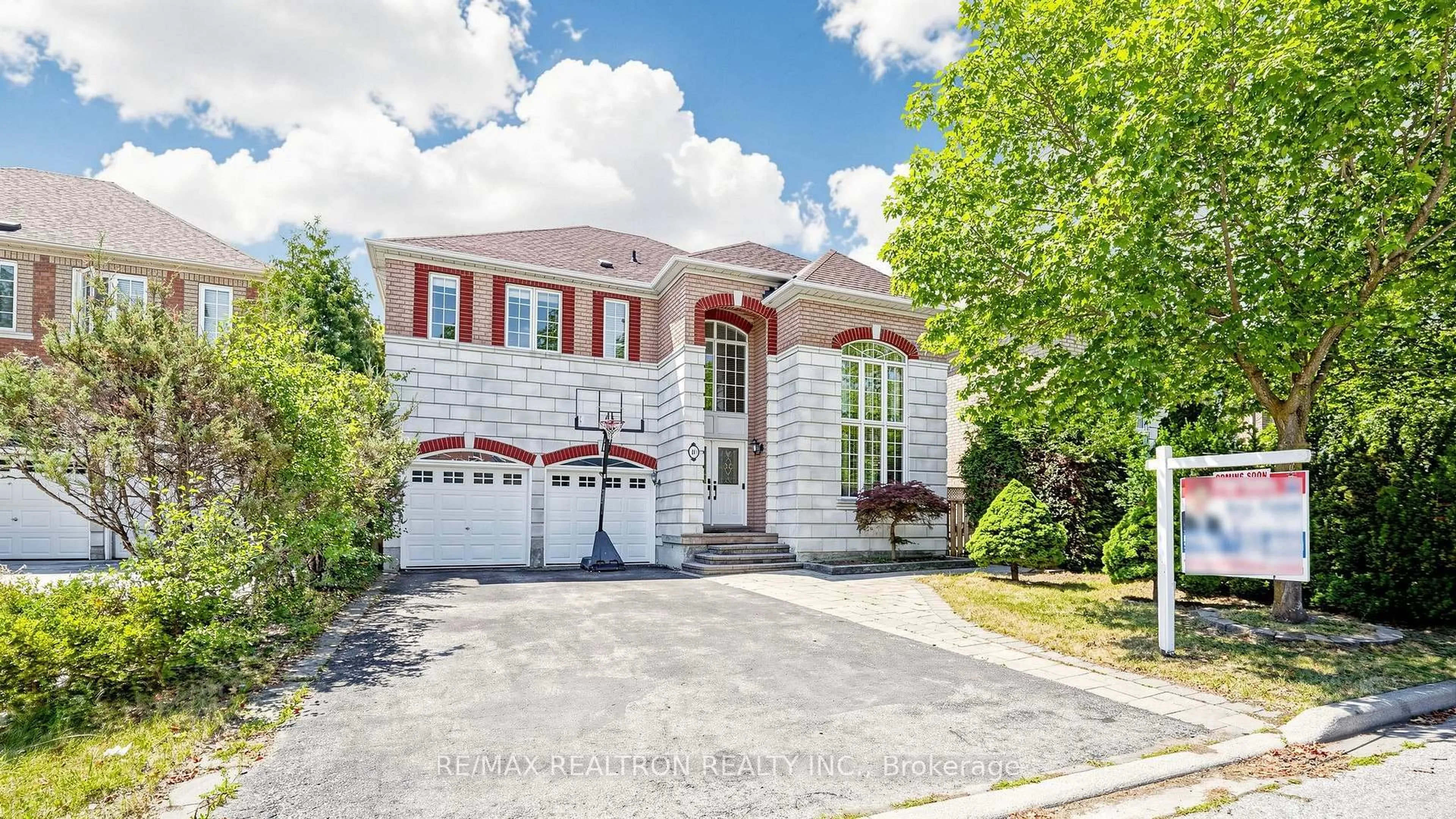 Home with brick exterior material, street for 10 Fountain Crt, Richmond Hill Ontario L4S 2K4