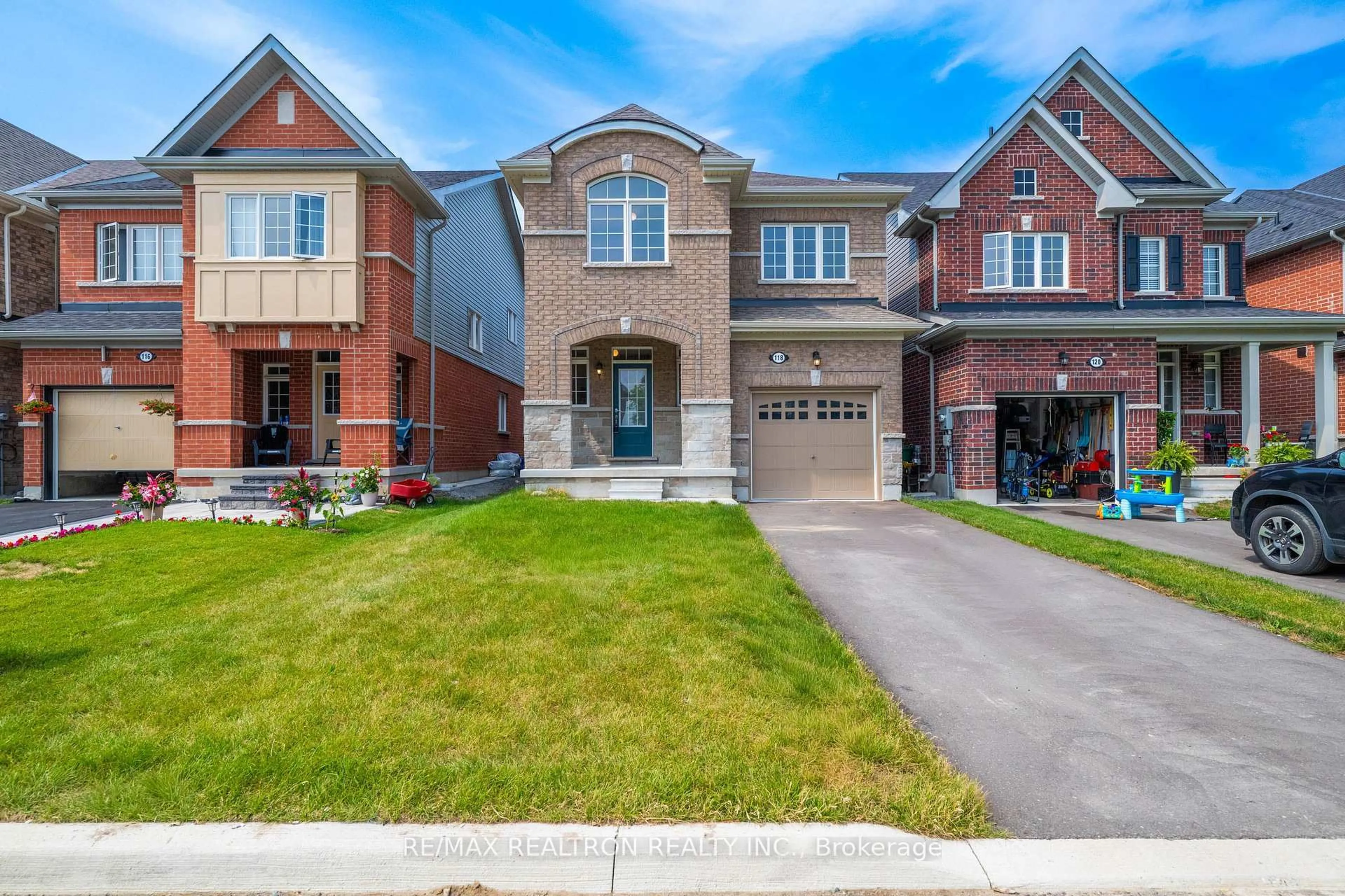 Home with brick exterior material, street for 118 Cliff Thompson Crt, Georgina Ontario L0E 1R0