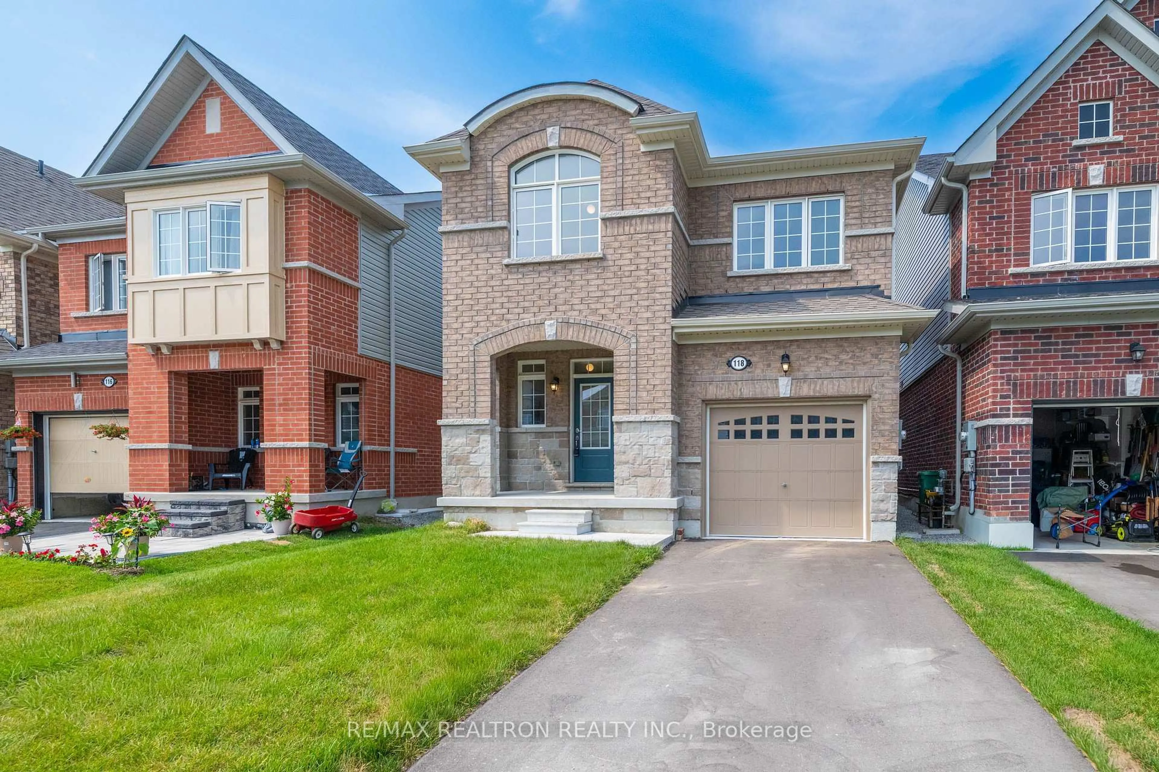 Home with brick exterior material, street for 118 Cliff Thompson Crt, Georgina Ontario L0E 1R0