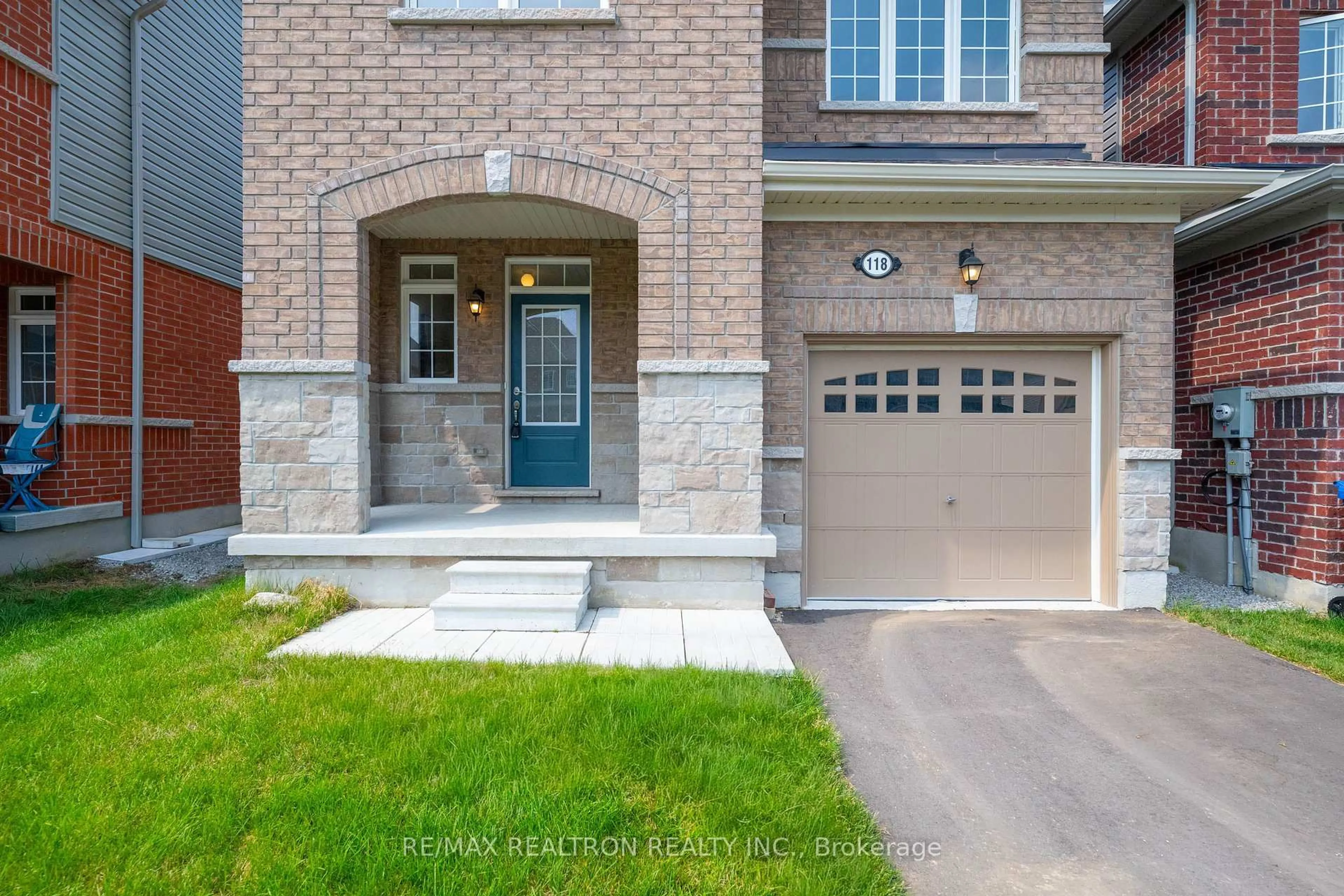 Home with brick exterior material, street for 118 Cliff Thompson Crt, Georgina Ontario L0E 1R0