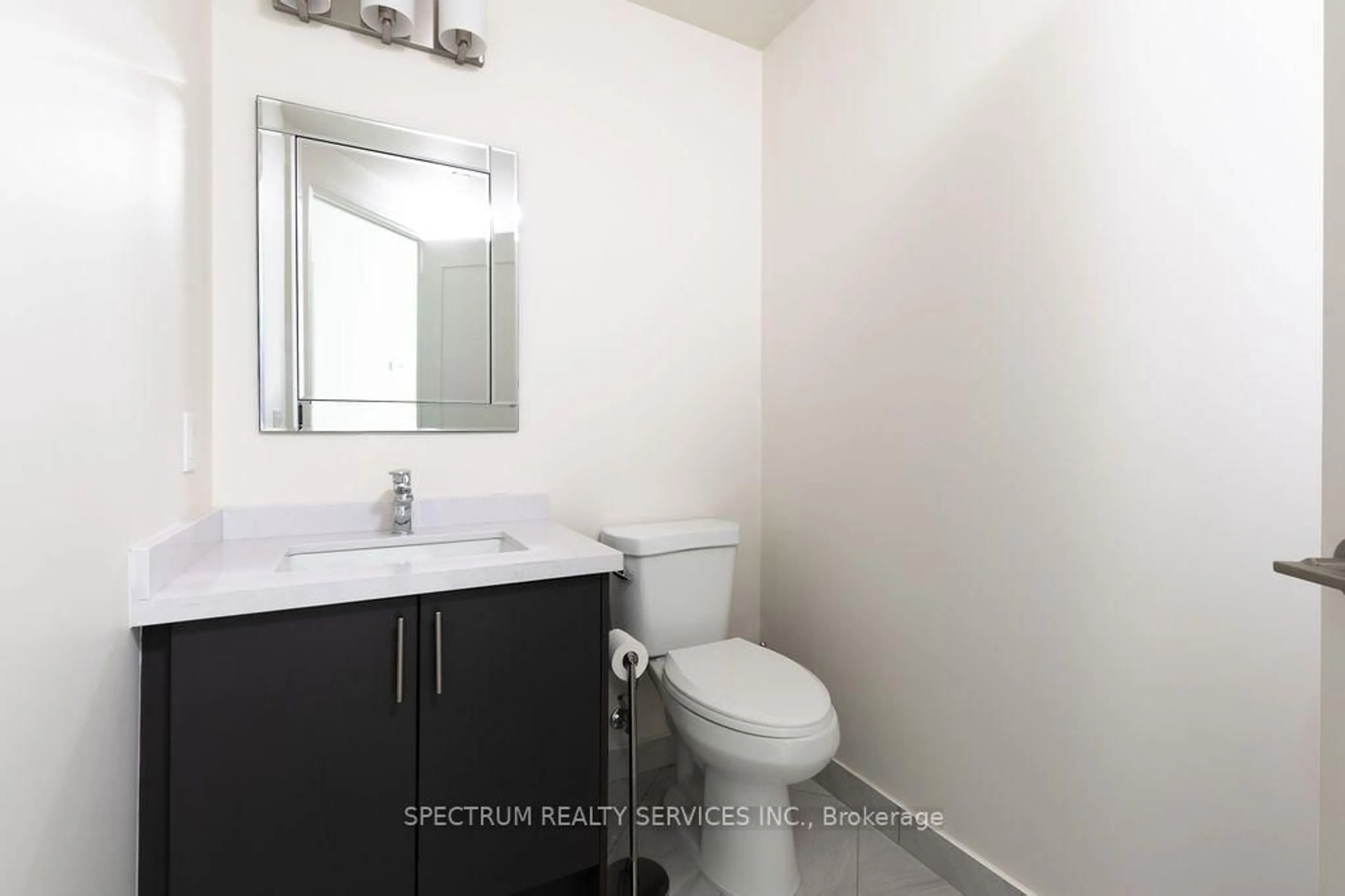 Standard bathroom, unknown for 9000 Jane St #2311, Vaughan Ontario L4K 0M6
