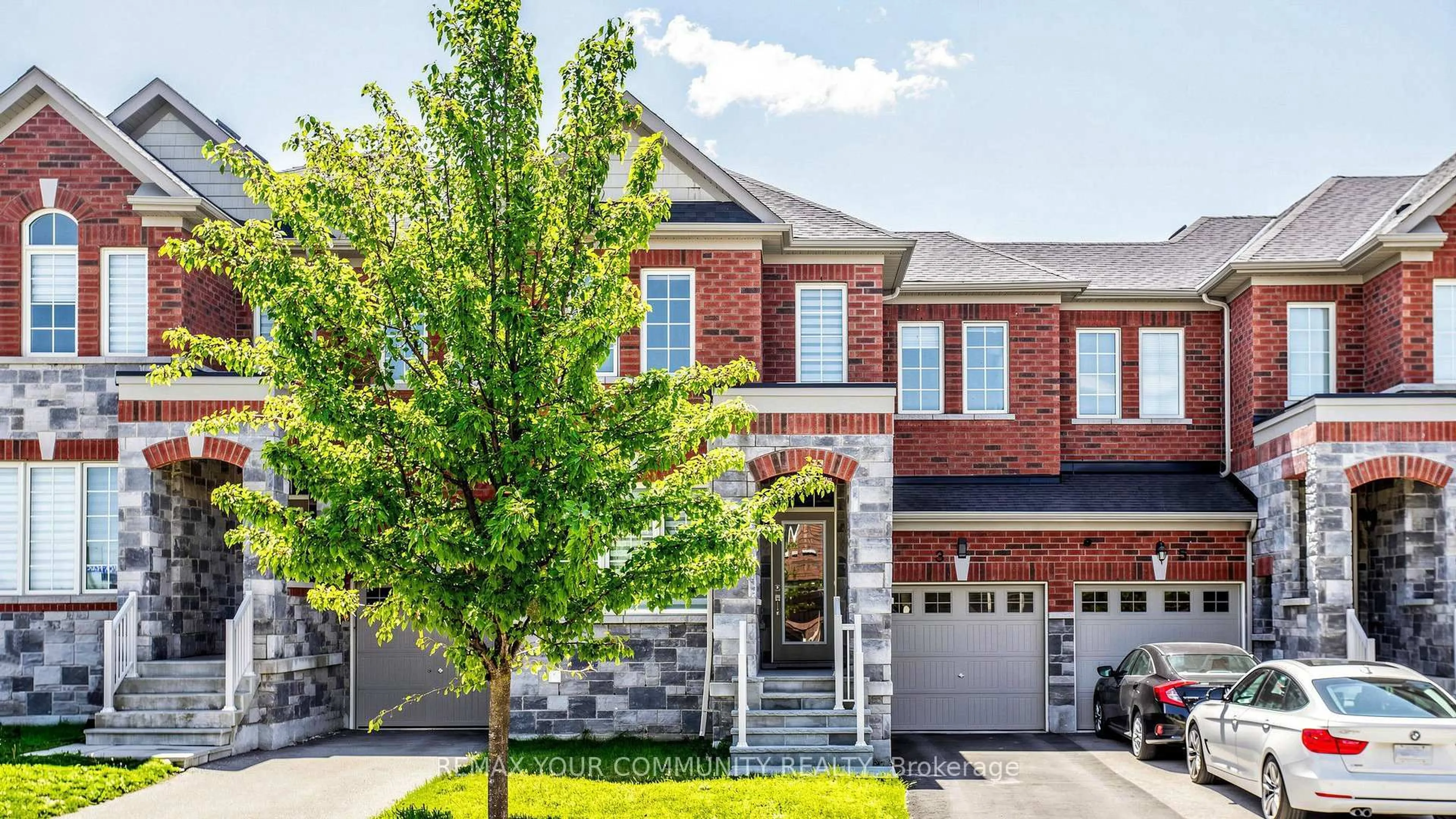 Home with brick exterior material, street for 3 Frederick Pearson St, East Gwillimbury Ontario L9N 0R9