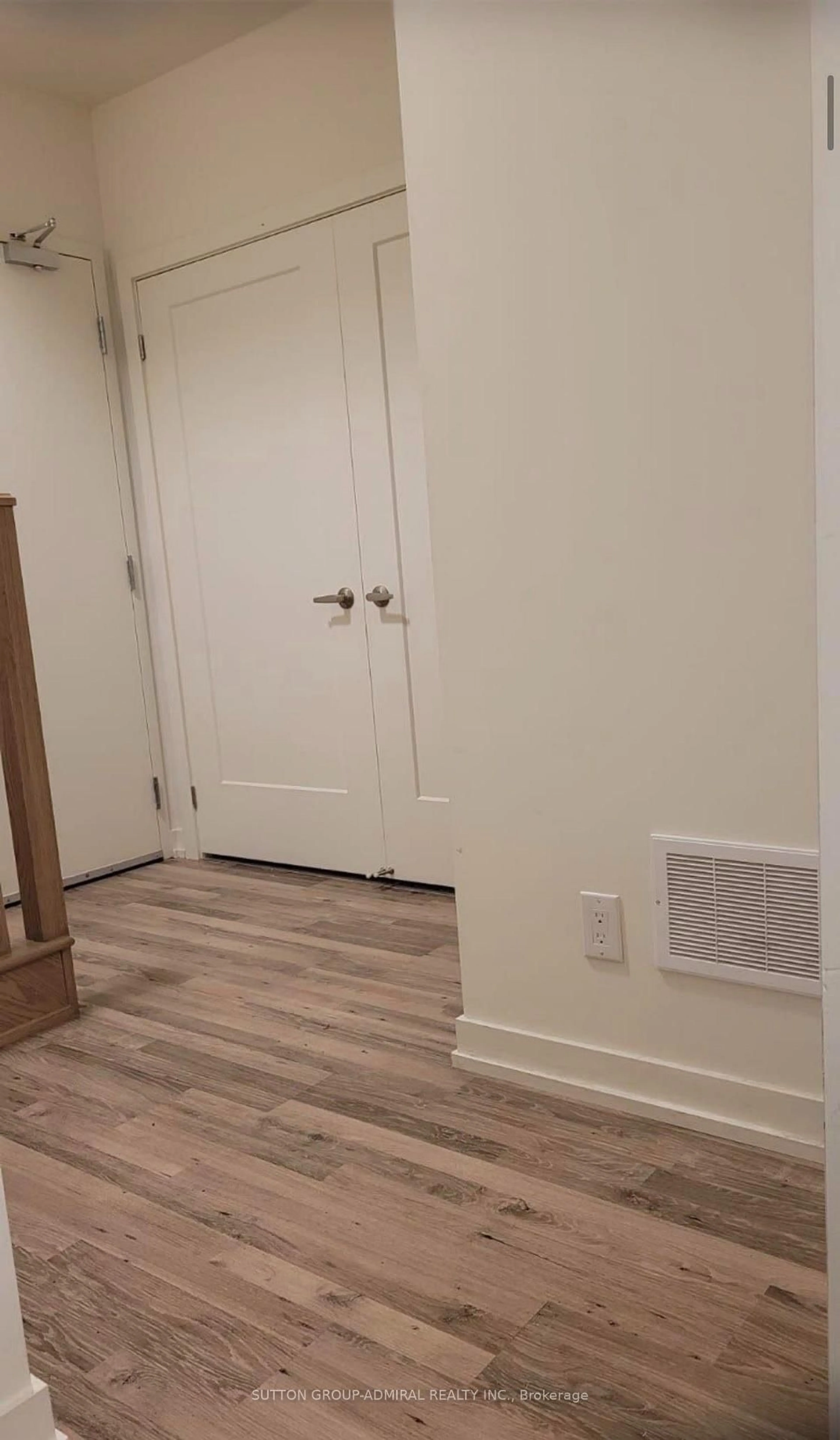 A pic of a room for 370 Red Maple Rd #35, Richmond Hill Ontario L4C 5T4