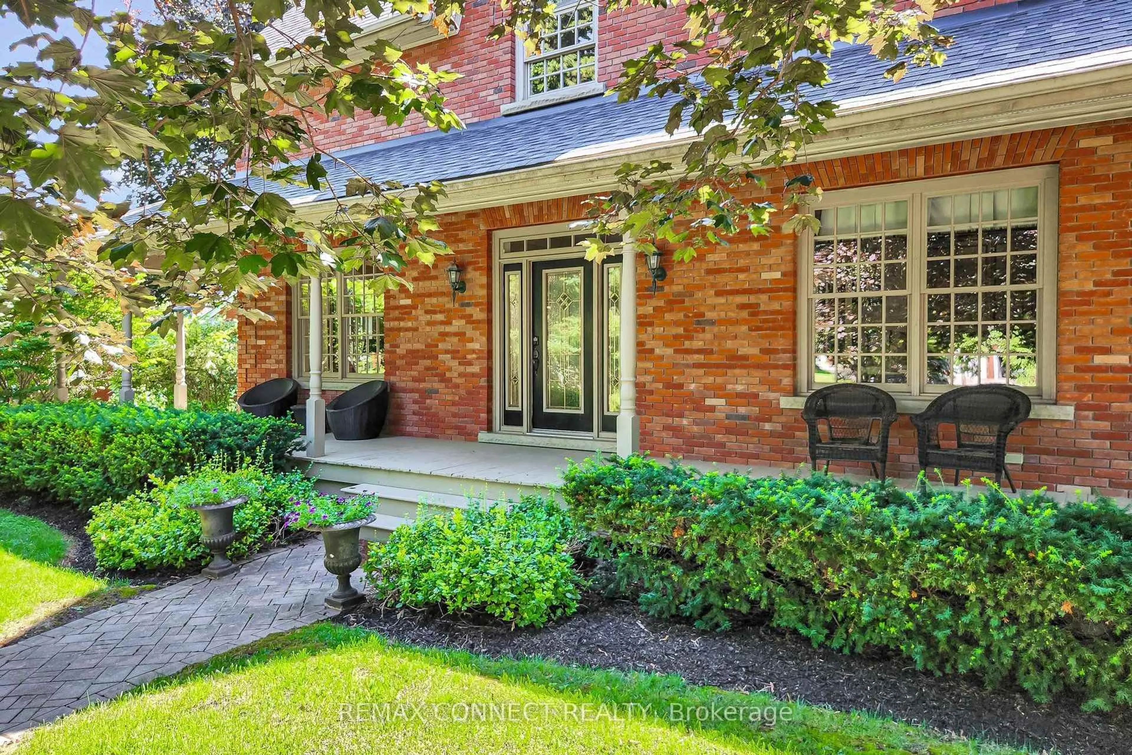 Home with brick exterior material, street for 255 Loretta Cres, Whitchurch-Stouffville Ontario L4A 1H4