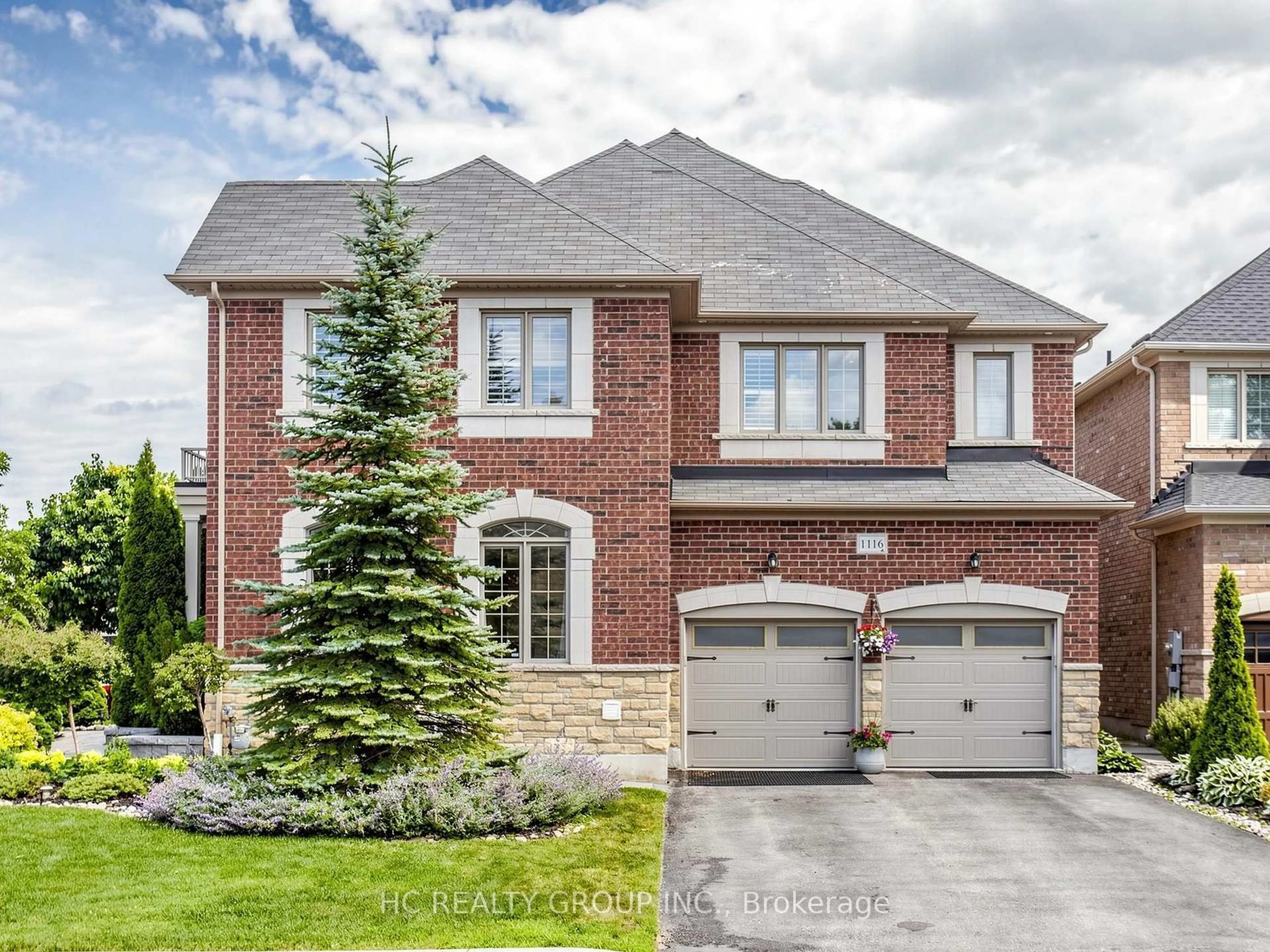 Home with brick exterior material, street for 1116 Veterans Way, Newmarket Ontario L3X 0B2