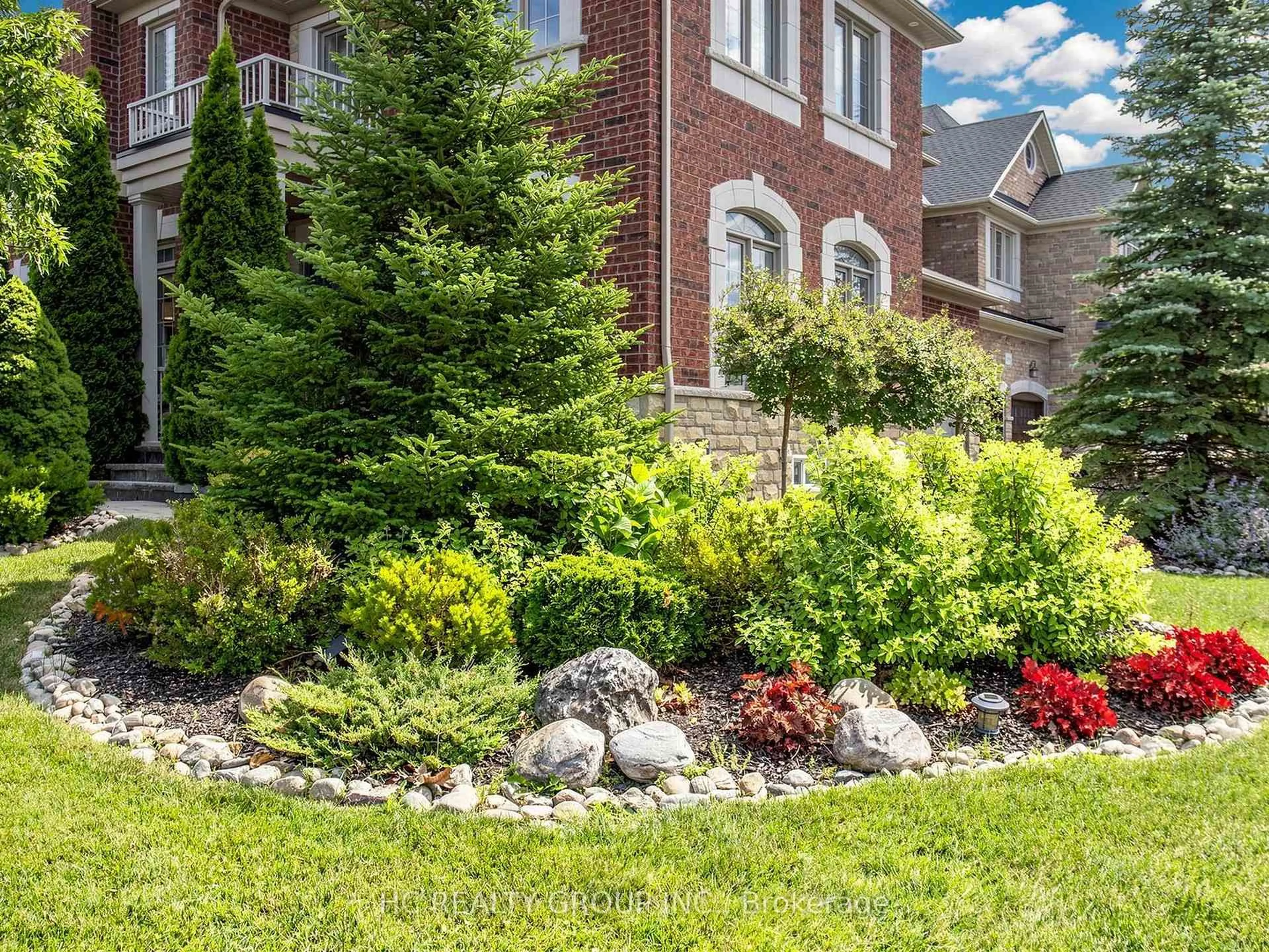 Home with brick exterior material, street for 1116 Veterans Way, Newmarket Ontario L3X 0B2