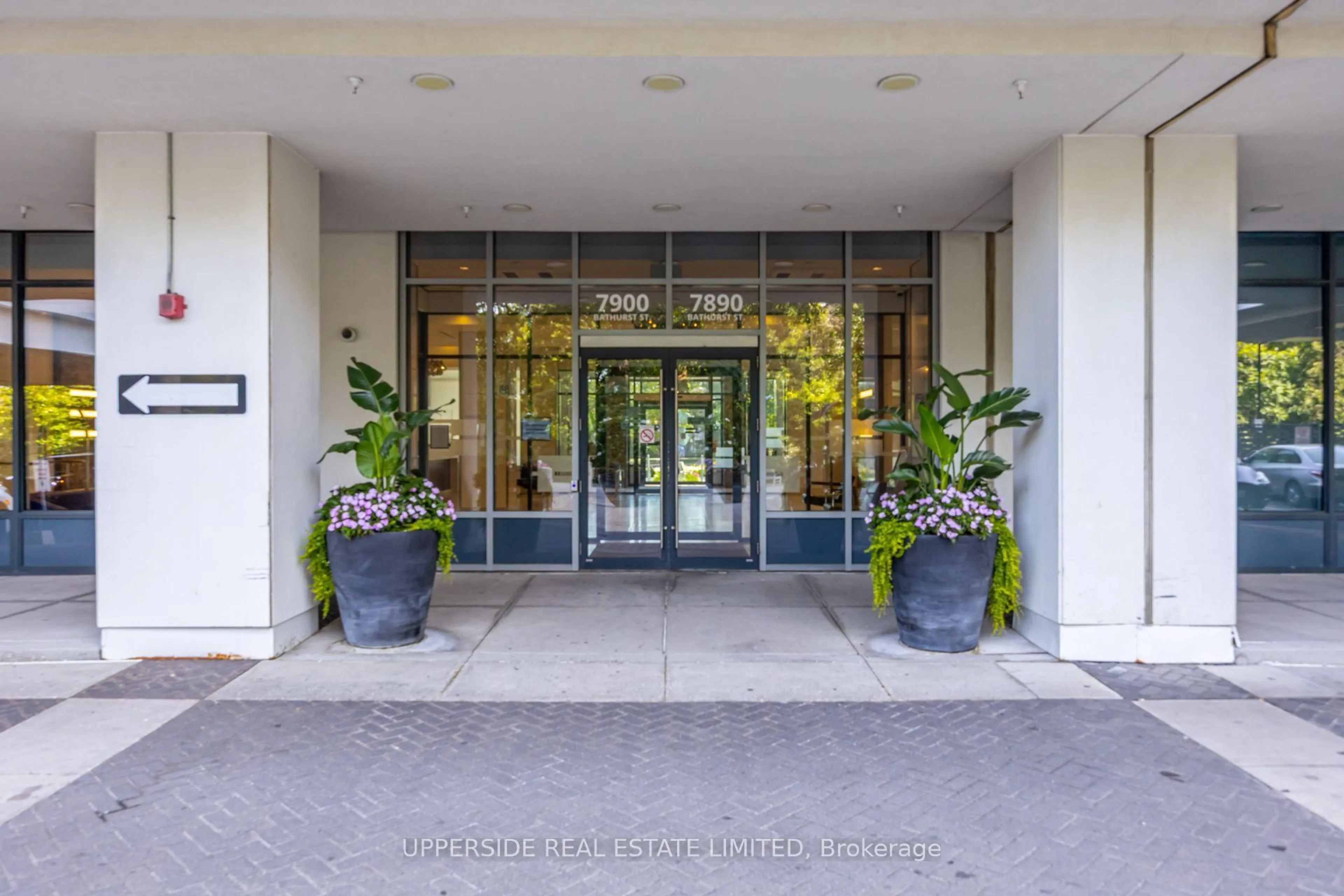 Indoor foyer for 7890 Bathurst St #806, Vaughan Ontario L4J 0J8