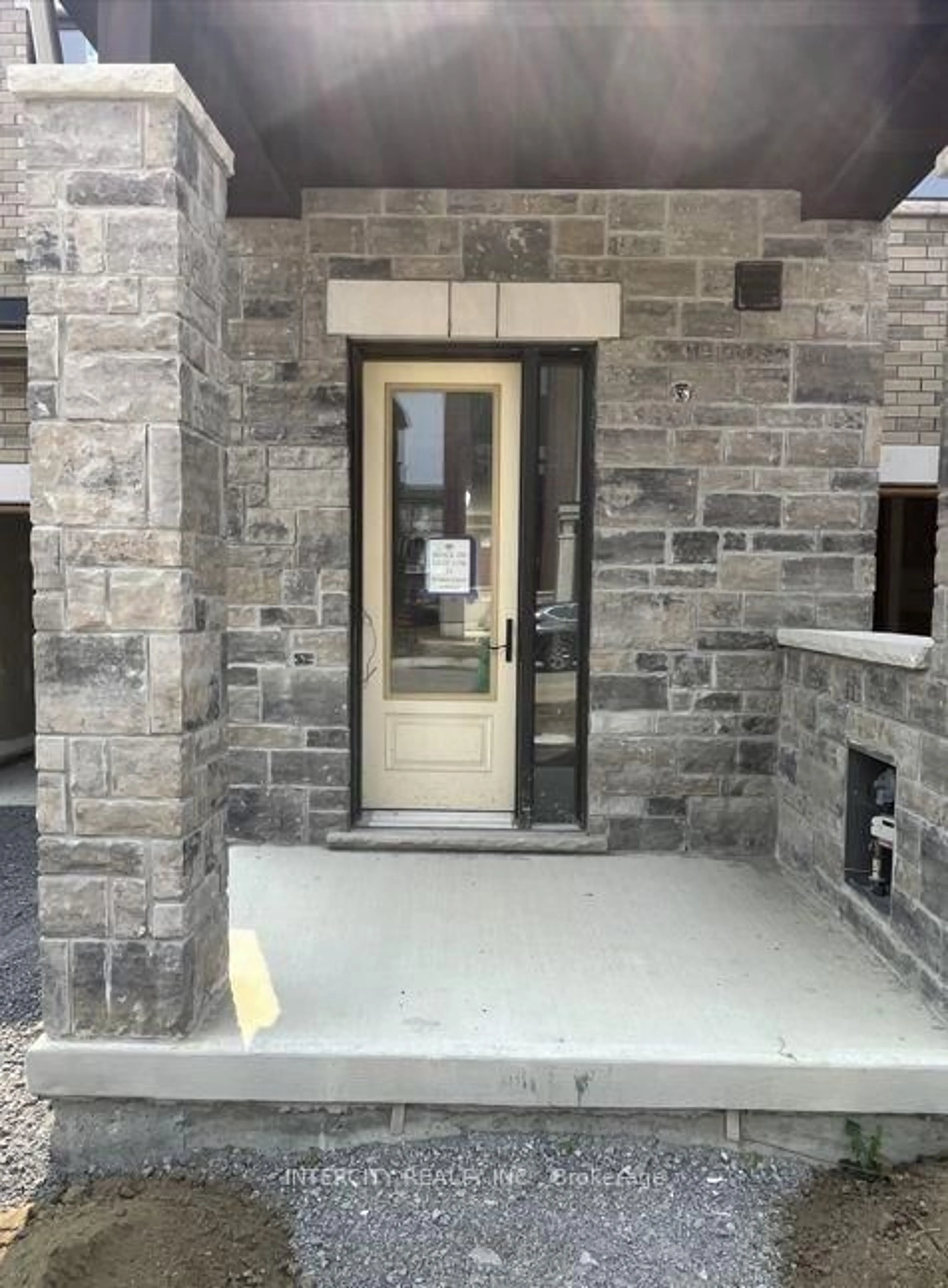 Indoor entryway for 31 Robert Eaton Ave #(Block 230 Unit 3), Markham Ontario L3S 0G5