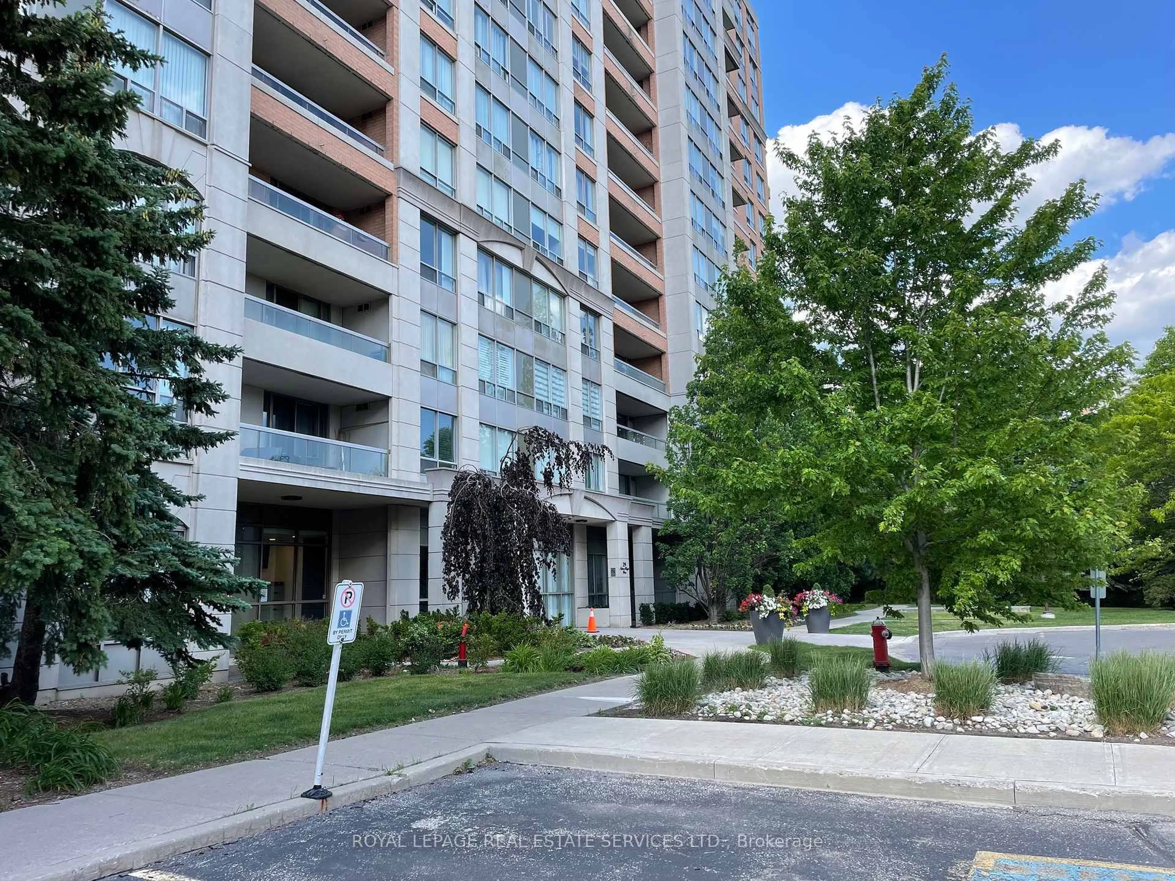 Unknown for 29 Northern Heights Dr #203, Richmond Hill Ontario L4B 4L8