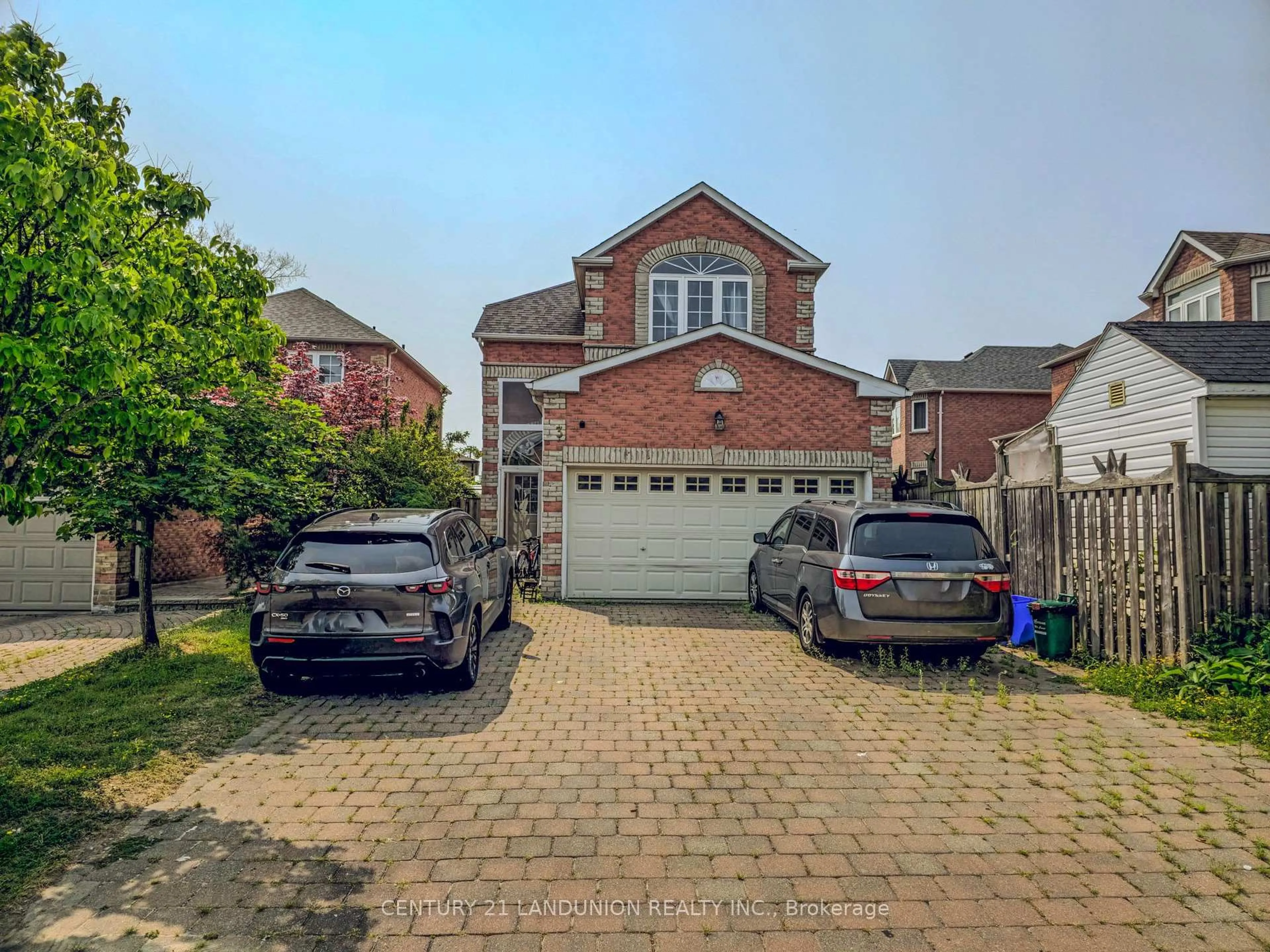 A pic from outside/outdoor area/front of a property/back of a property/a pic from drone, street for 3 Dynasty Dr, Markham Ontario L3S 4N1
