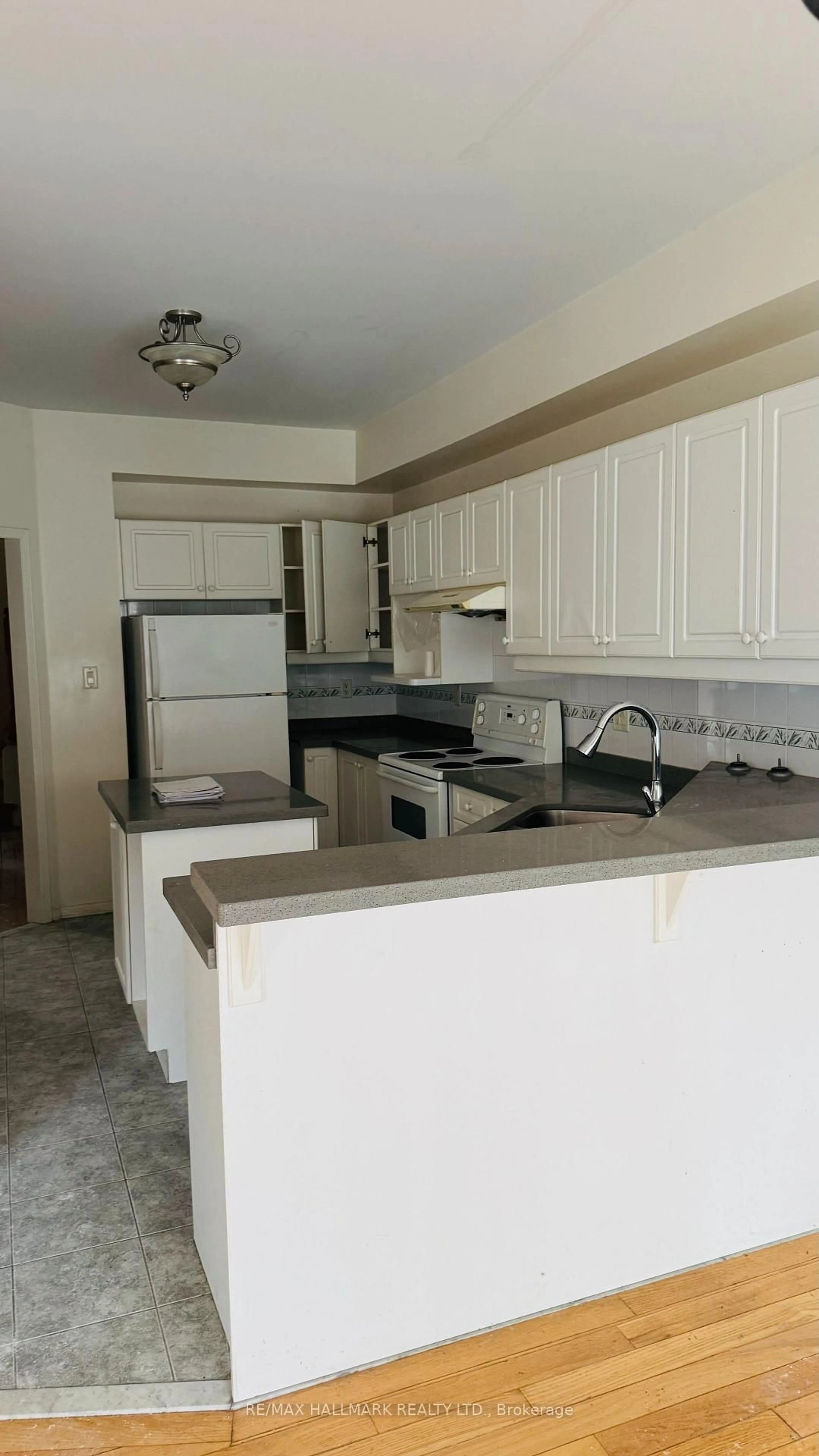 Standard kitchen, unknown for 47 Futura Ave, Richmond Hill Ontario L4S 1S8
