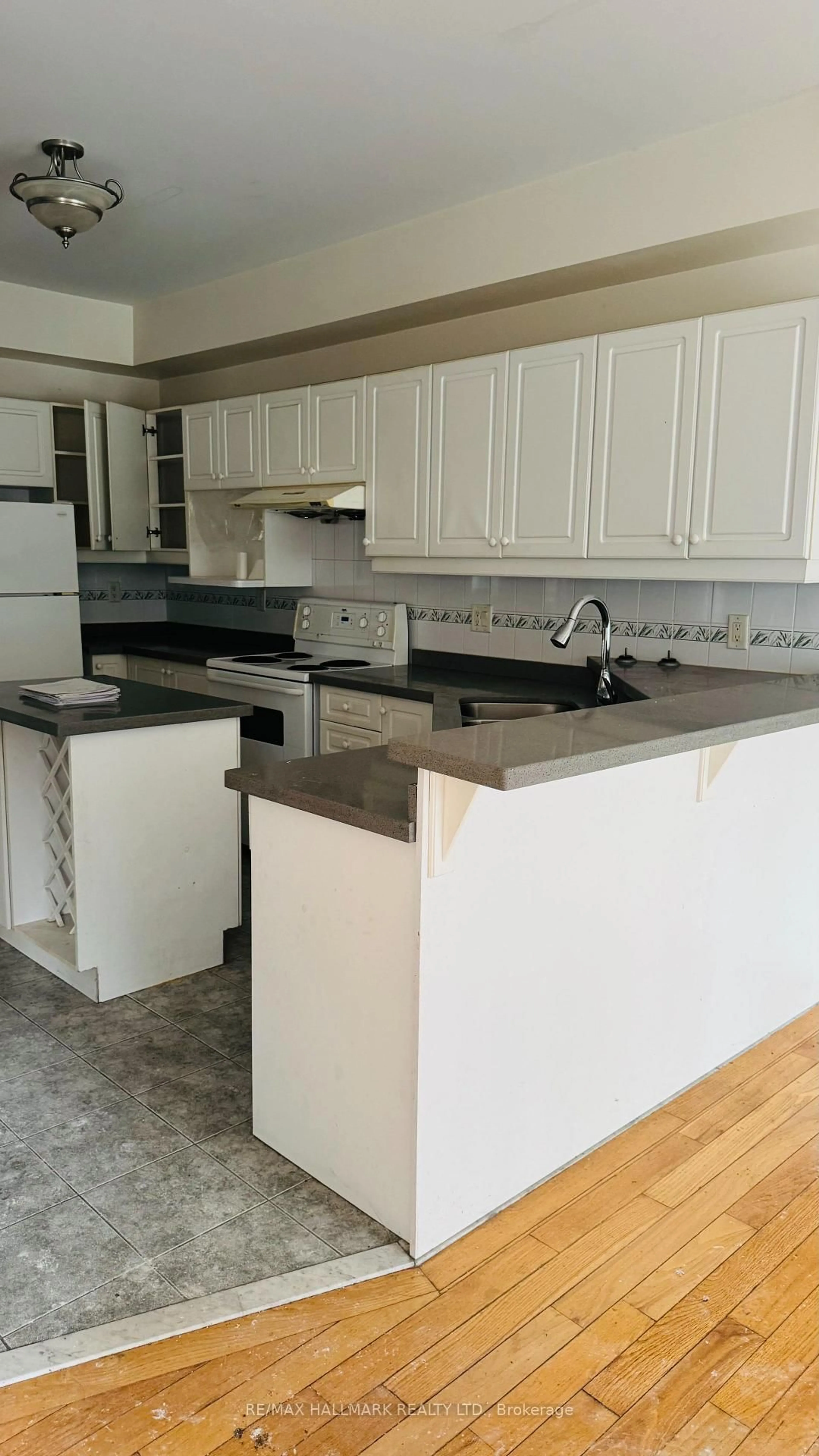 Standard kitchen, unknown for 47 Futura Ave, Richmond Hill Ontario L4S 1S8