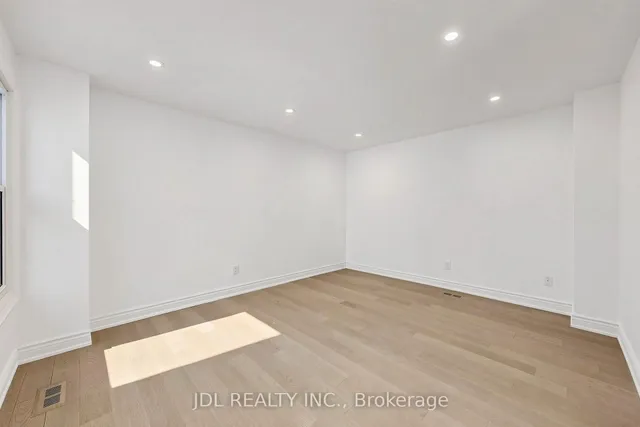 129 Appleby Cres, Markham 3