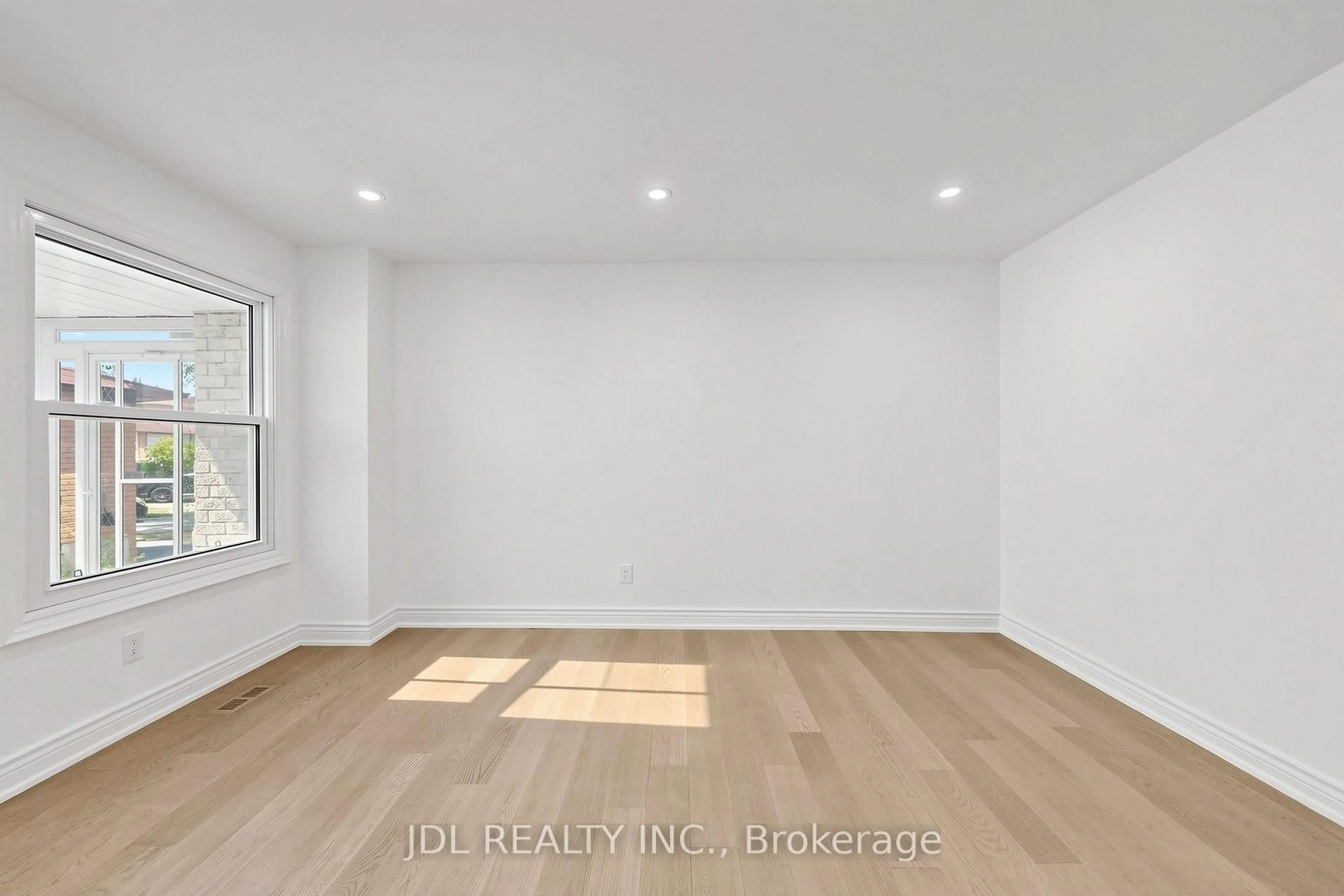 A pic of a room for 129 Appleby Cres, Markham Ontario L3R 4L1