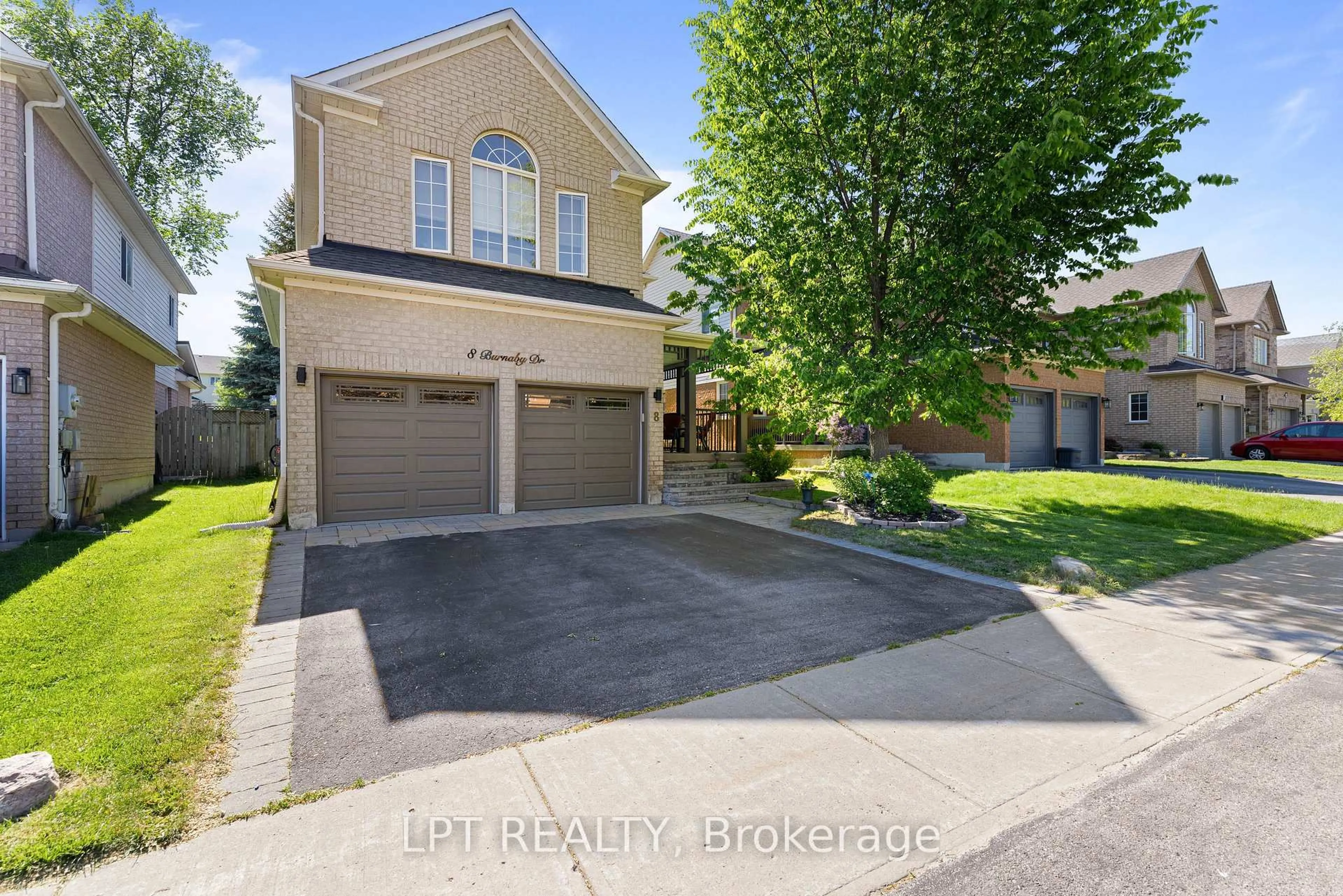 Unknown for 8 Burnaby Dr, Georgina Ontario L4P 3Z1