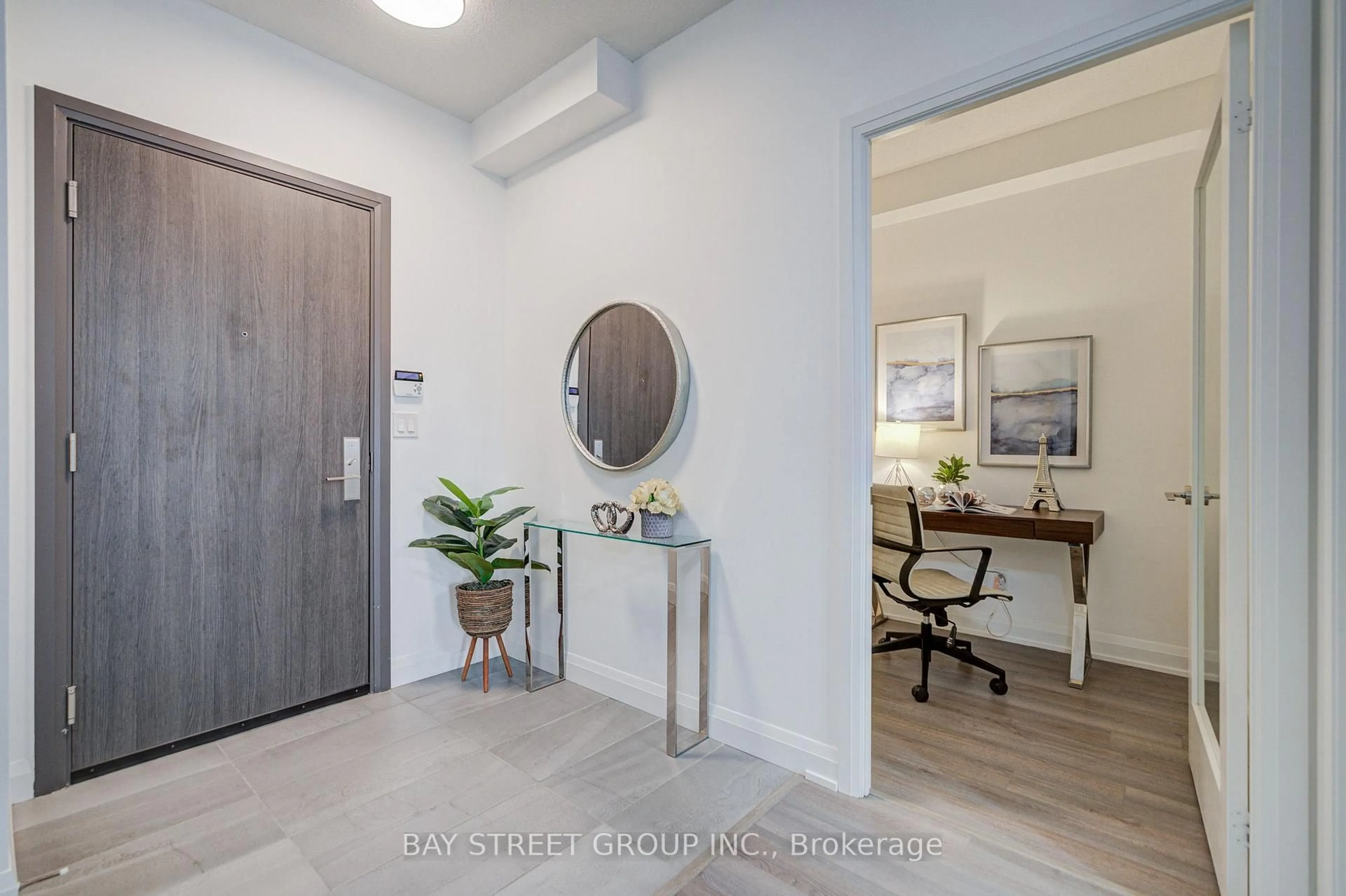 Indoor entryway for 15 Water Walk Dr #2009, Markham Ontario L6C 0G2