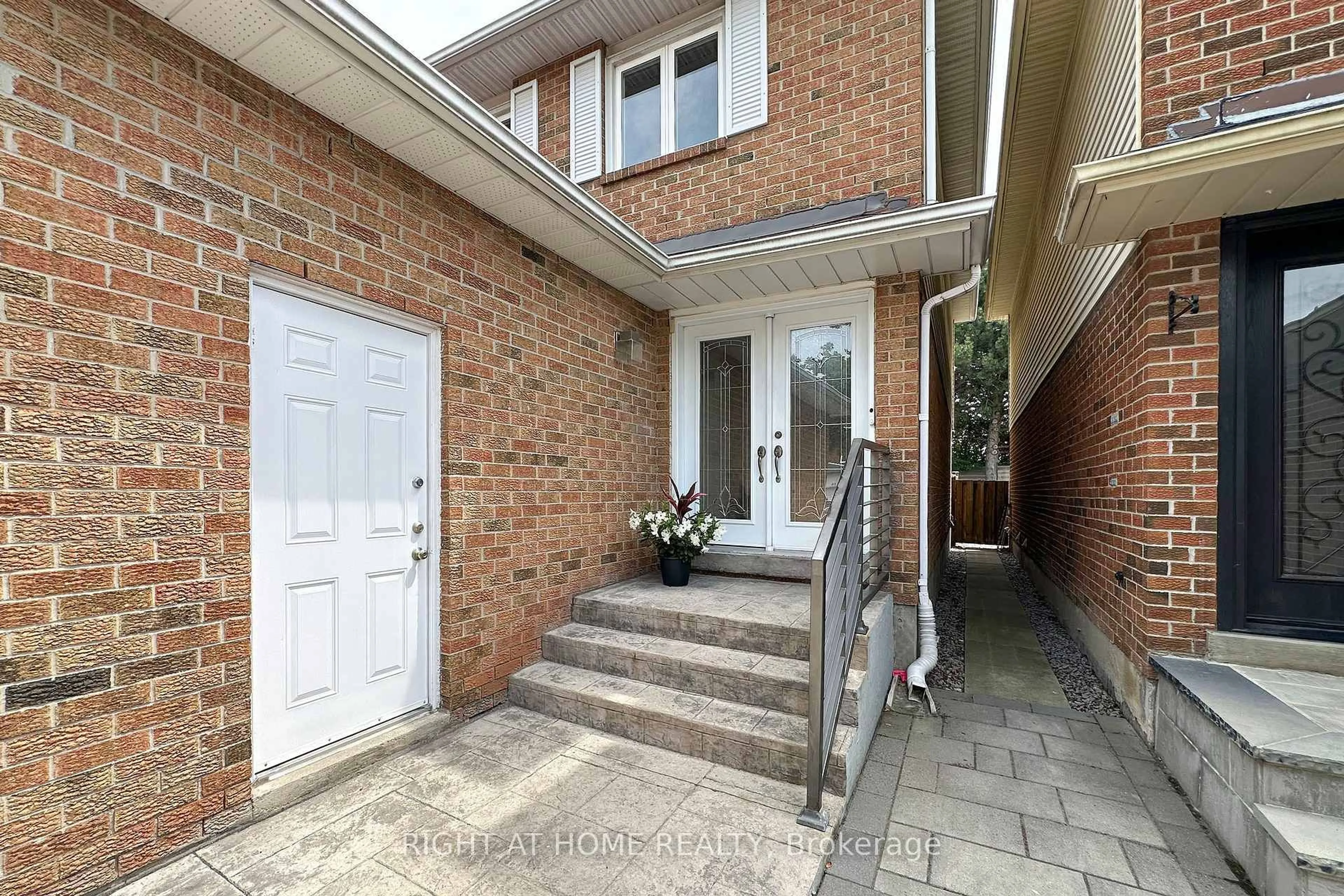 Home with brick exterior material, street for 137 Joanna Cres, Vaughan Ontario L4J 5G3