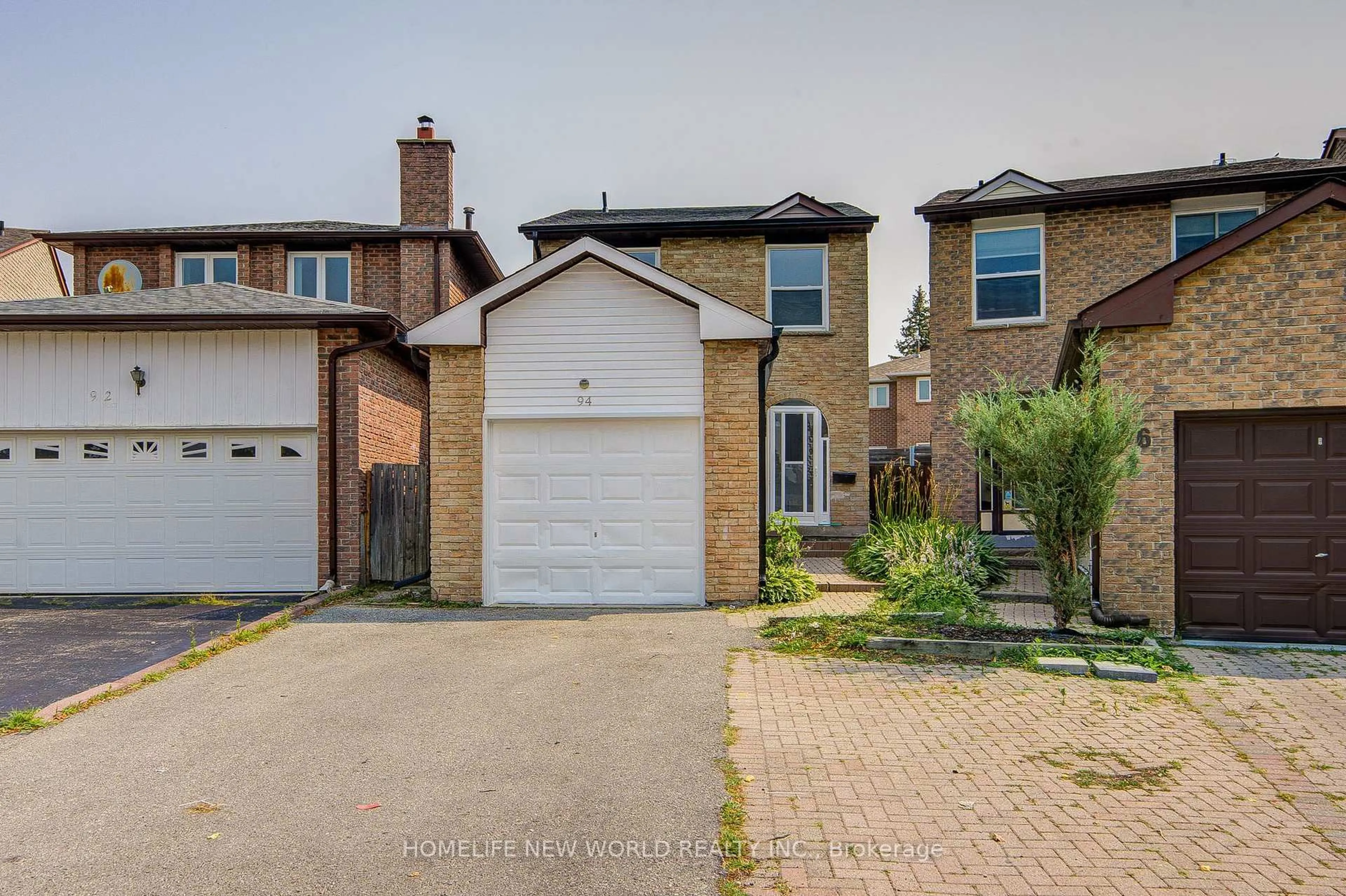 A pic from outside/outdoor area/front of a property/back of a property/a pic from drone, street for 94 Hord Cres, Vaughan Ontario L4J 3A7