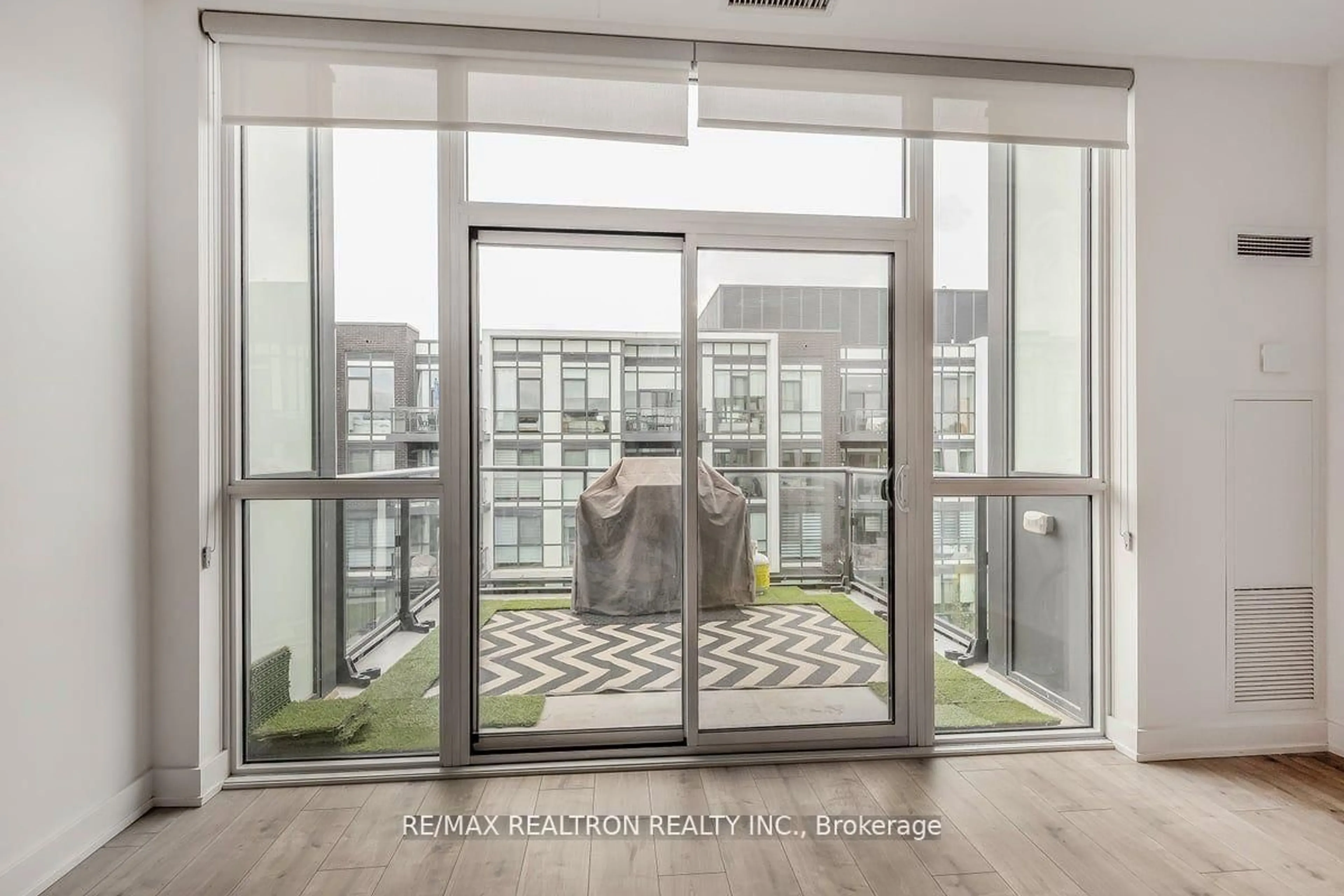 Indoor entryway for 375 Sea Ray Ave #437, Innisfil Ontario L9S 0N9