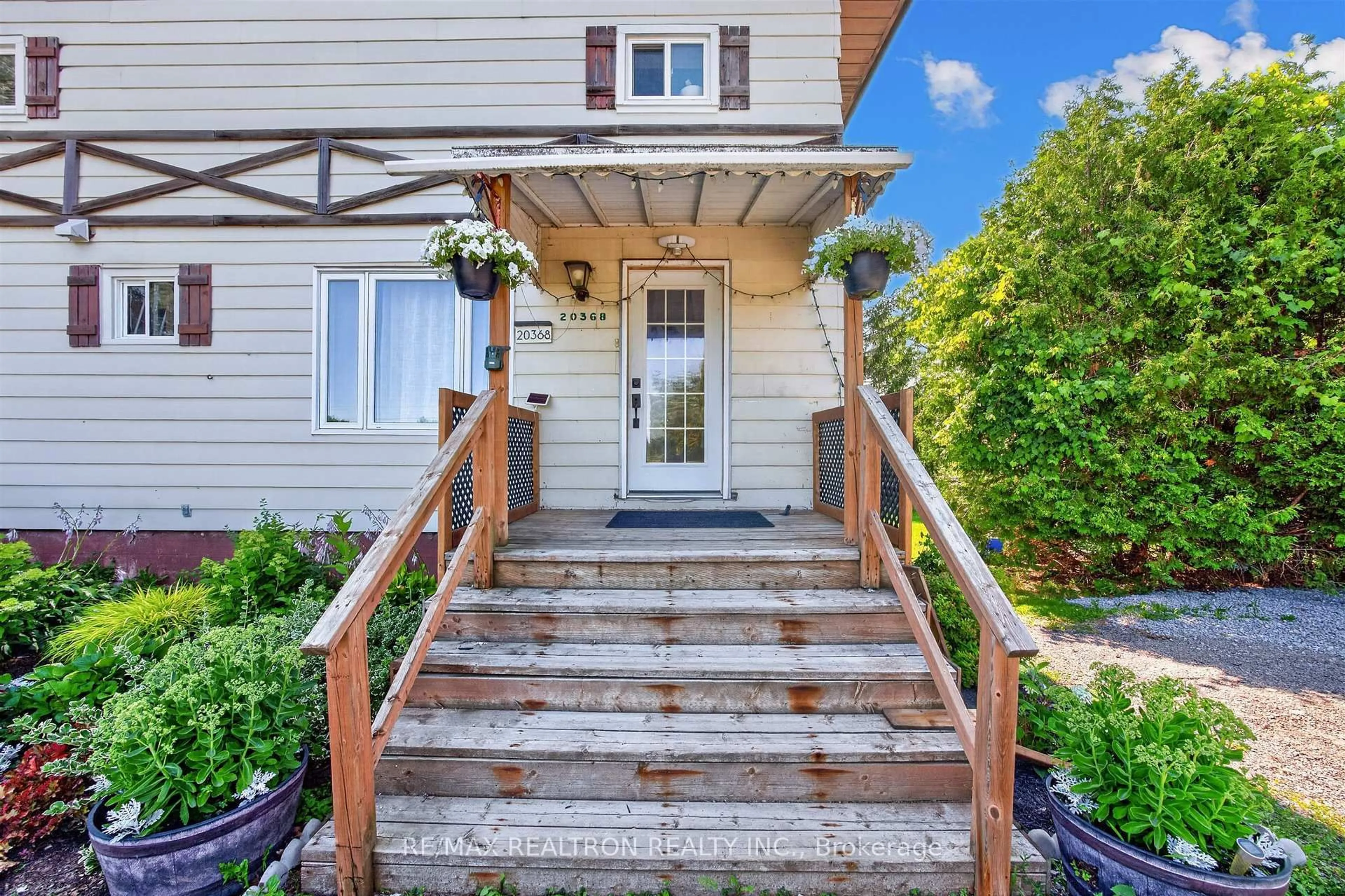 Unknown for 20368 Woodbine Ave, East Gwillimbury Ontario L0G 1R0