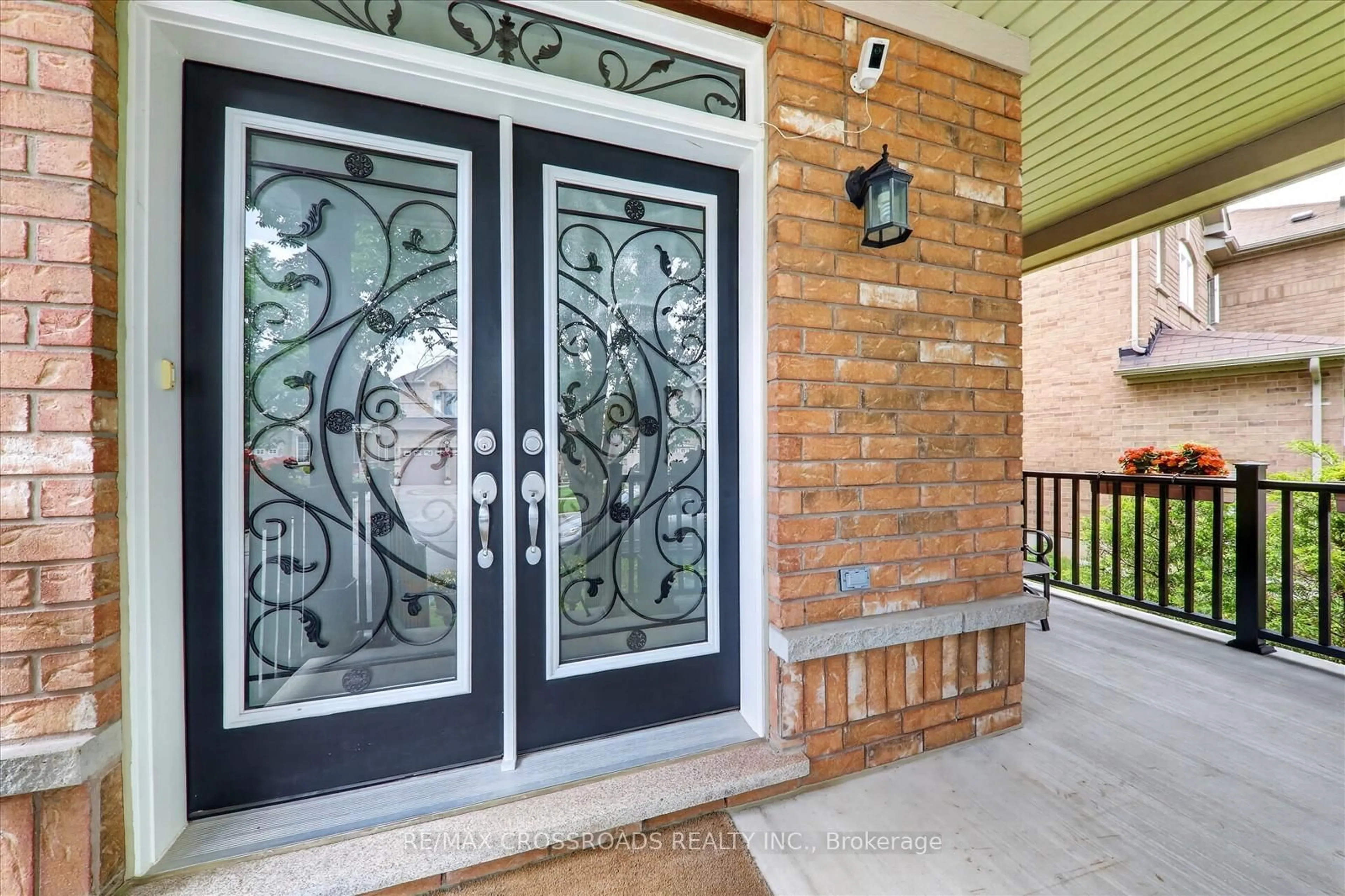 Indoor entryway for 15 Sedore St, Markham Ontario L6E 0K2