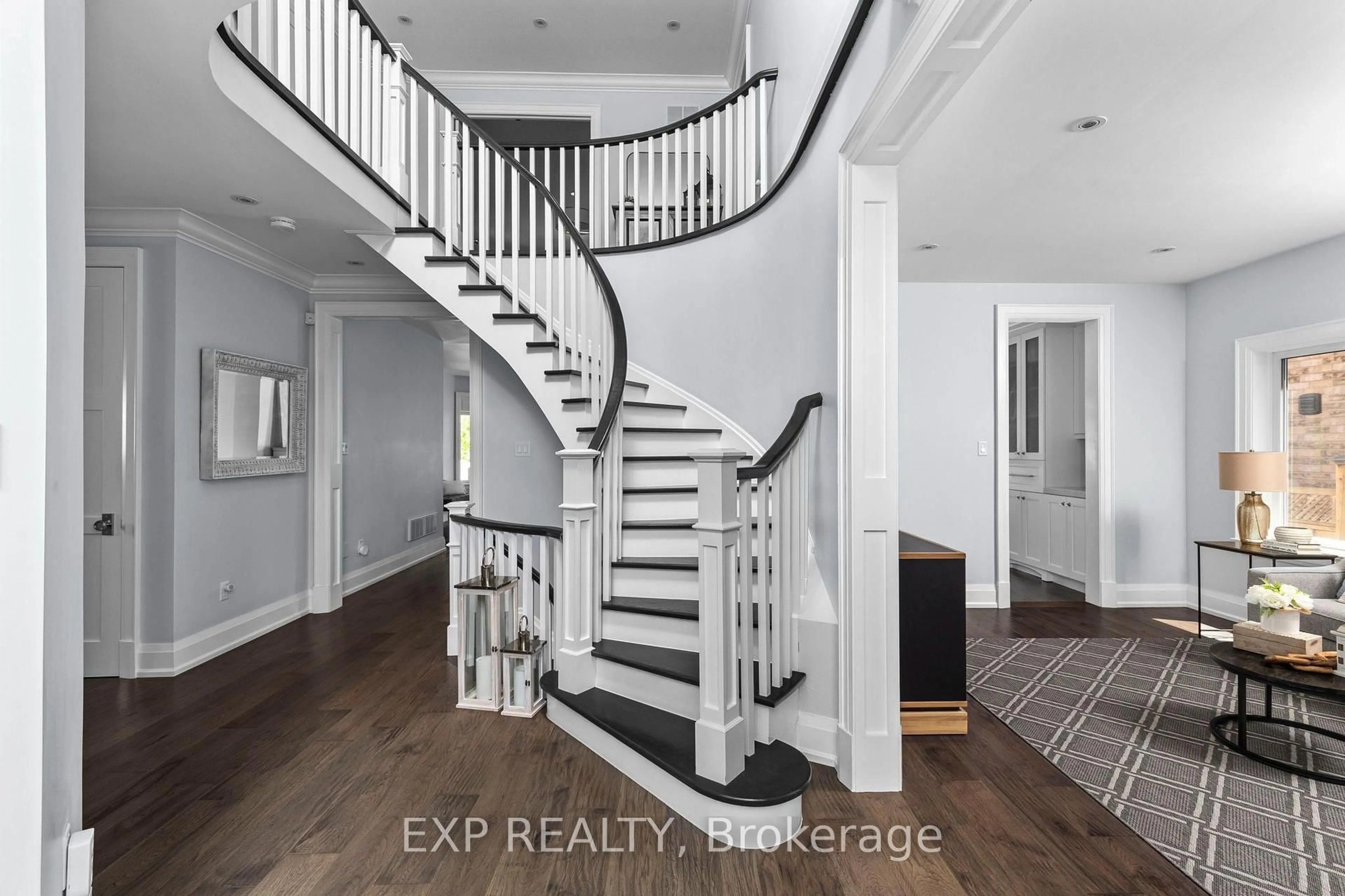 Indoor entryway for 53 Glenside Dr, Vaughan Ontario L6A 2H7