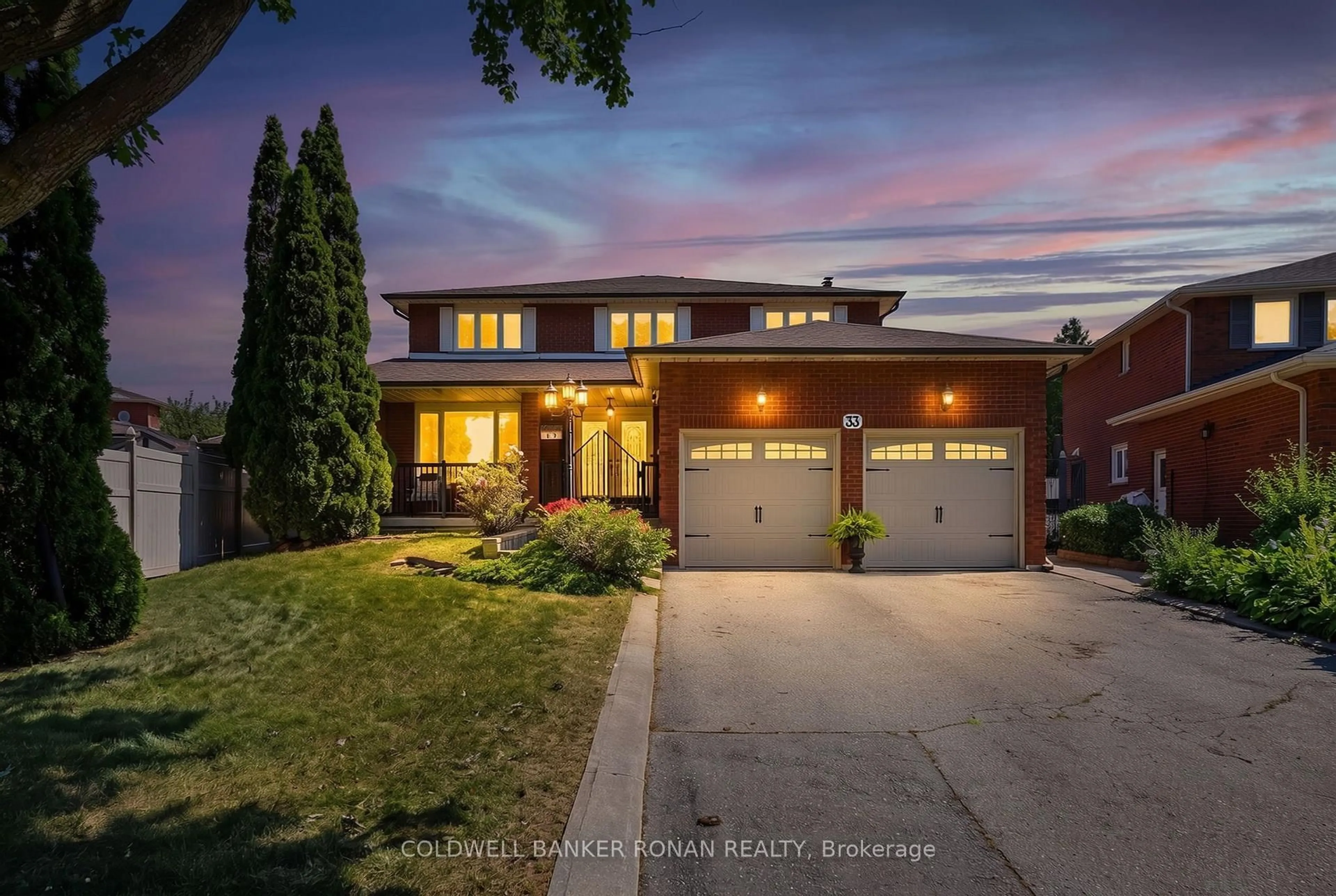 Home with brick exterior material, street for 33 Marevan Pl, Vaughan Ontario L4L 3H7