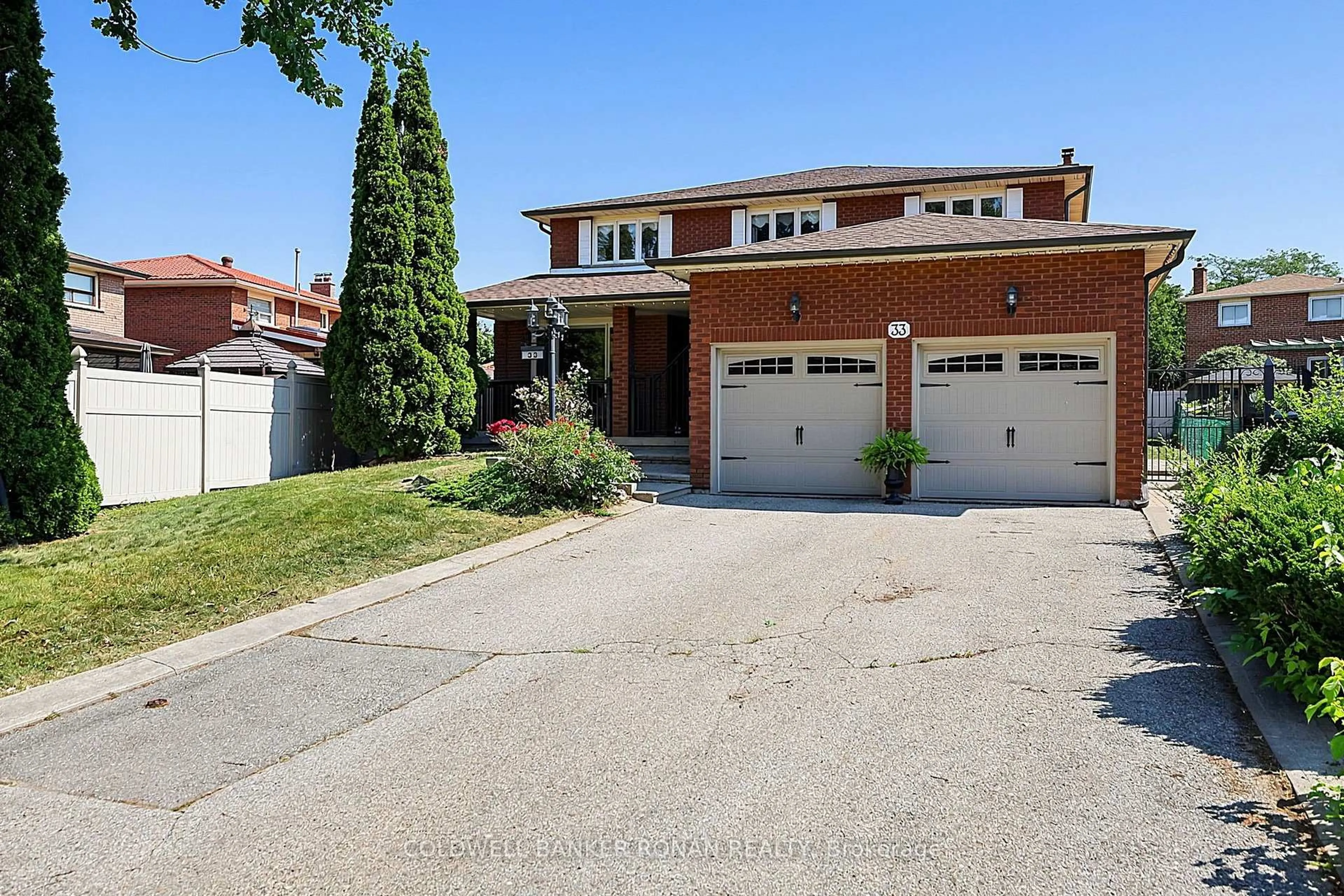 Home with brick exterior material, street for 33 Marevan Pl, Vaughan Ontario L4L 3H7