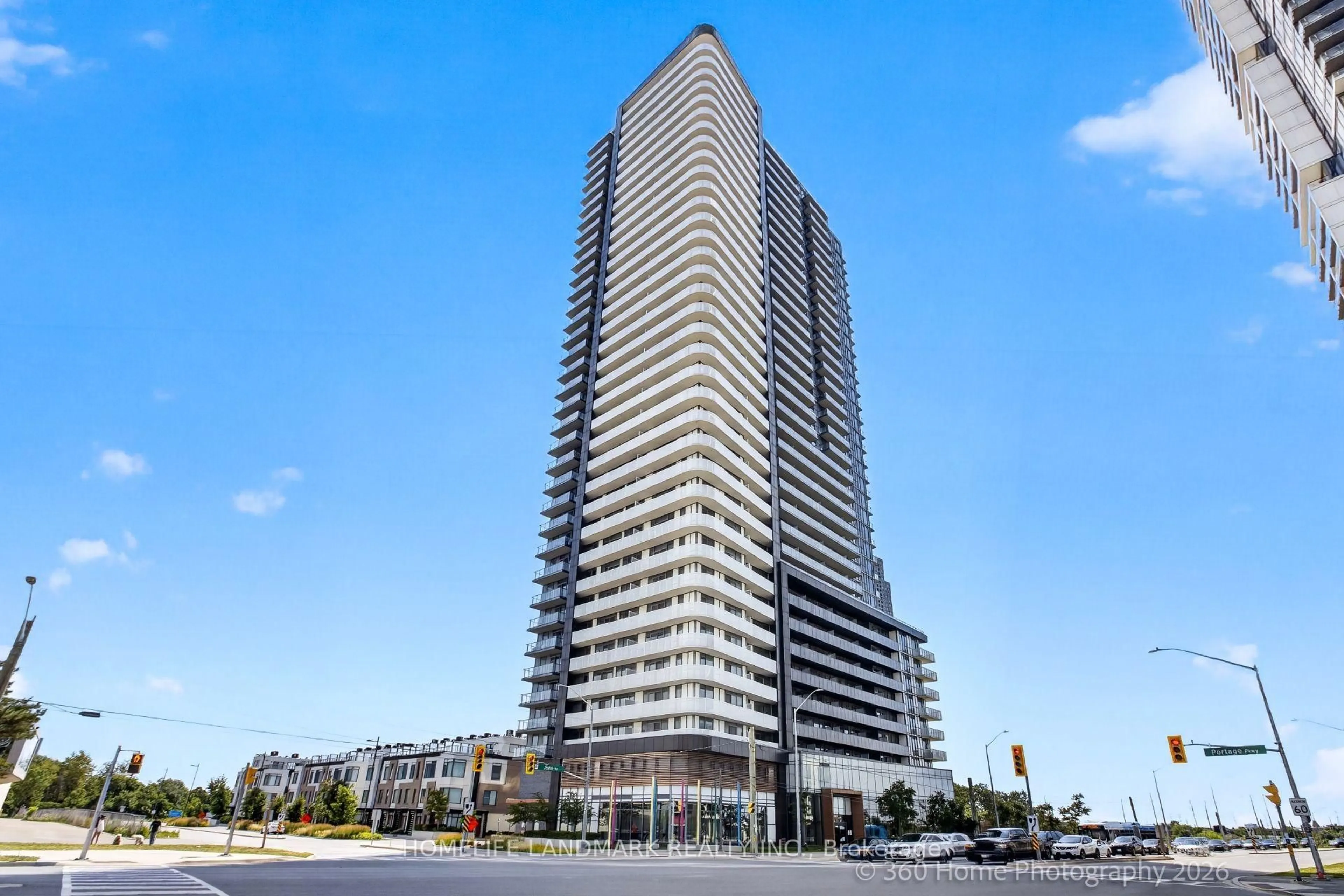 Indoor foyer for 7895 JANE St #3604, Vaughan Ontario L4K 2M7
