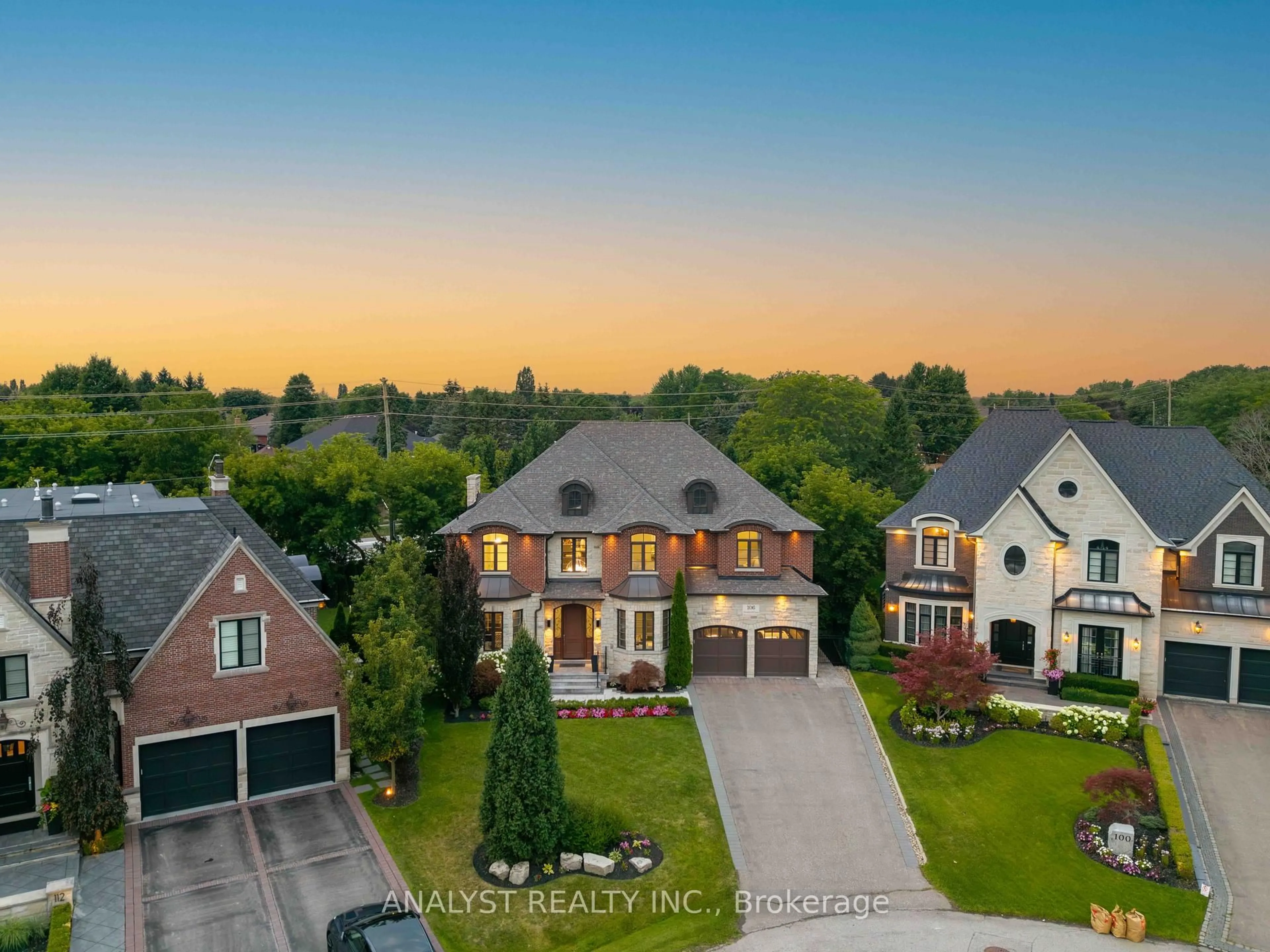 A pic from outside/outdoor area/front of a property/back of a property/a pic from drone, street for 106 Donhill Cres, Vaughan Ontario L0J 1C0