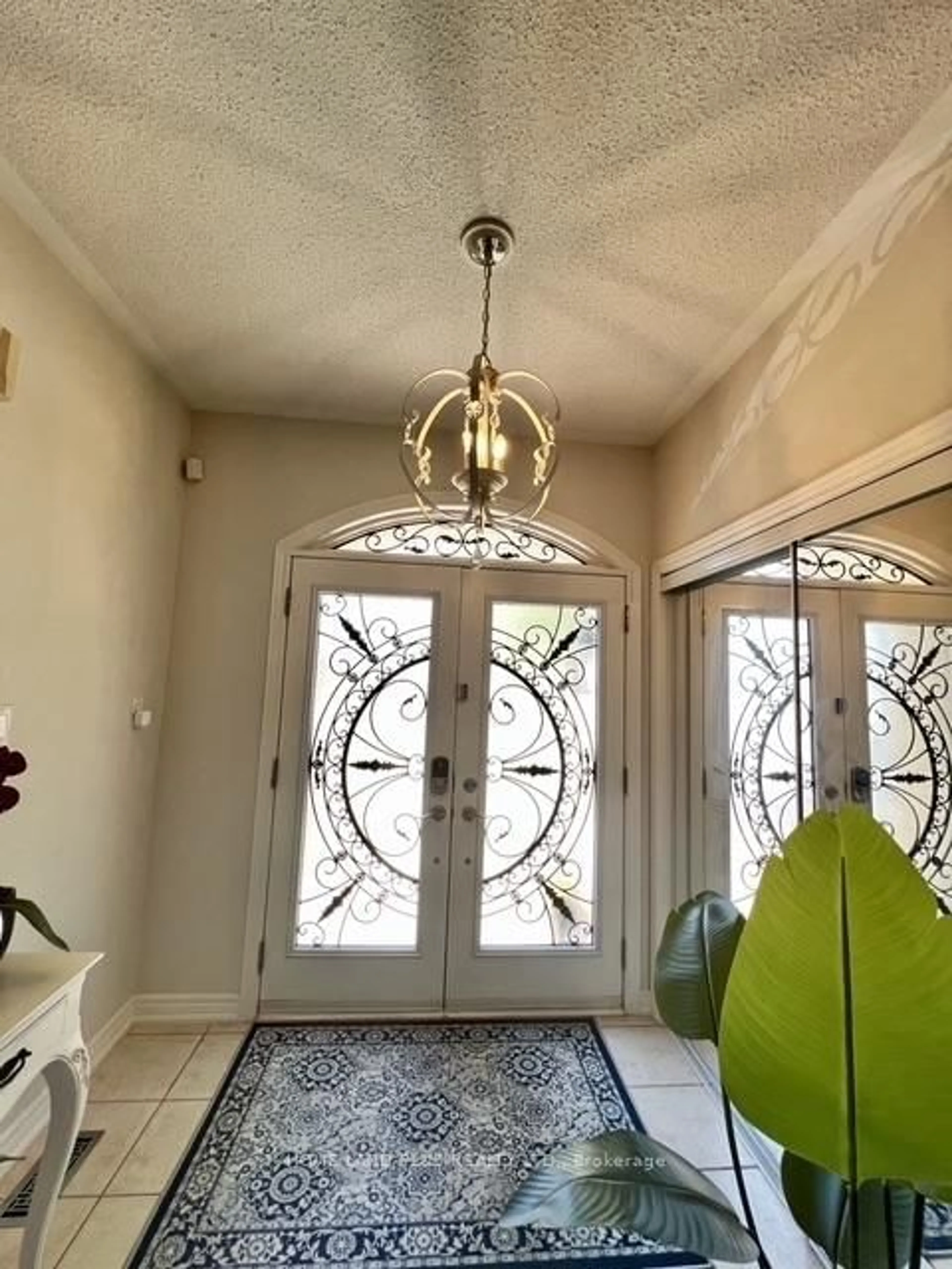 Indoor entryway for 48 Langhorst Cres, Richmond Hill Ontario L4E 0A9