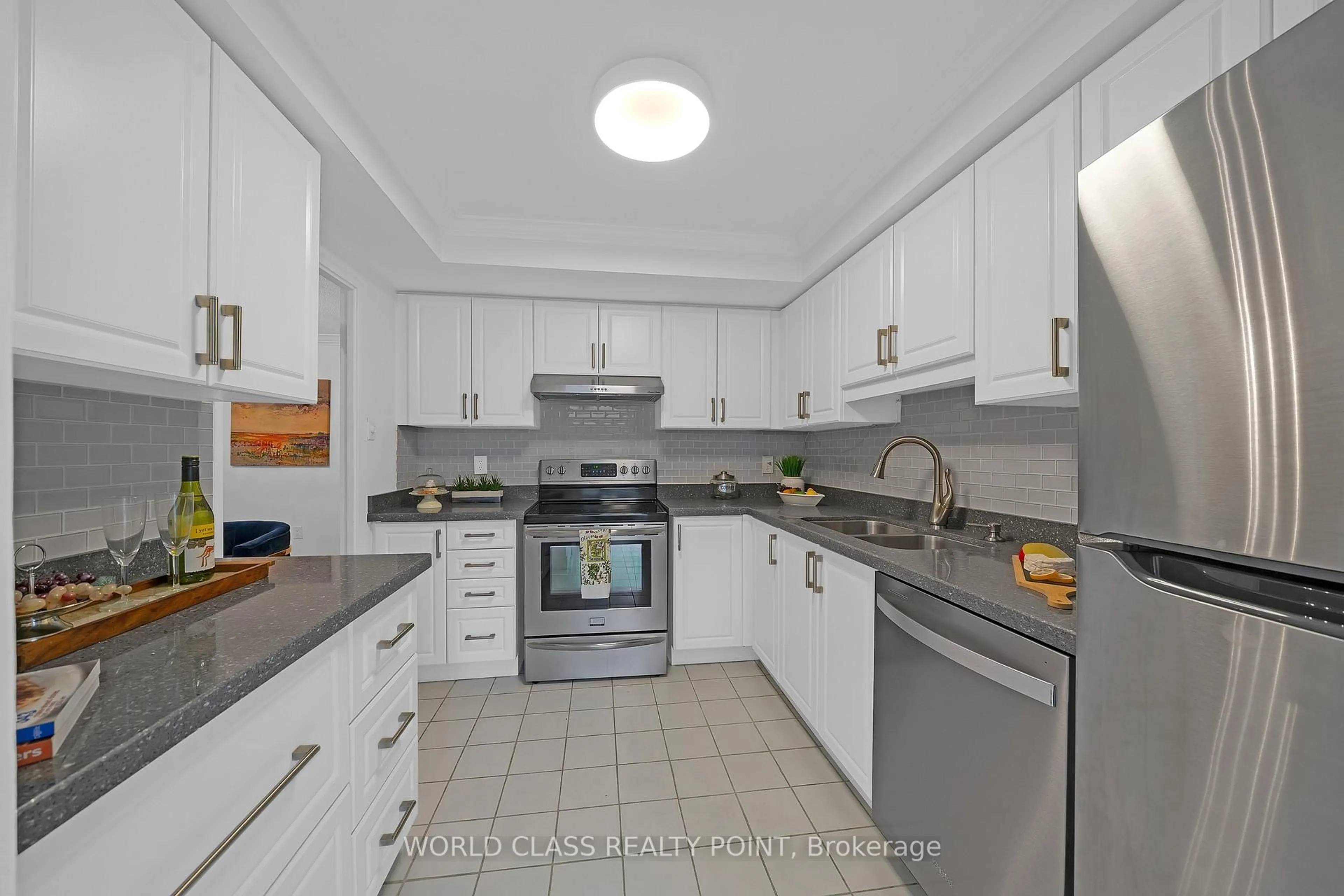 Standard kitchen, unknown for 40 Harding Blvd #201, Richmond Hill Ontario L4C 9S5