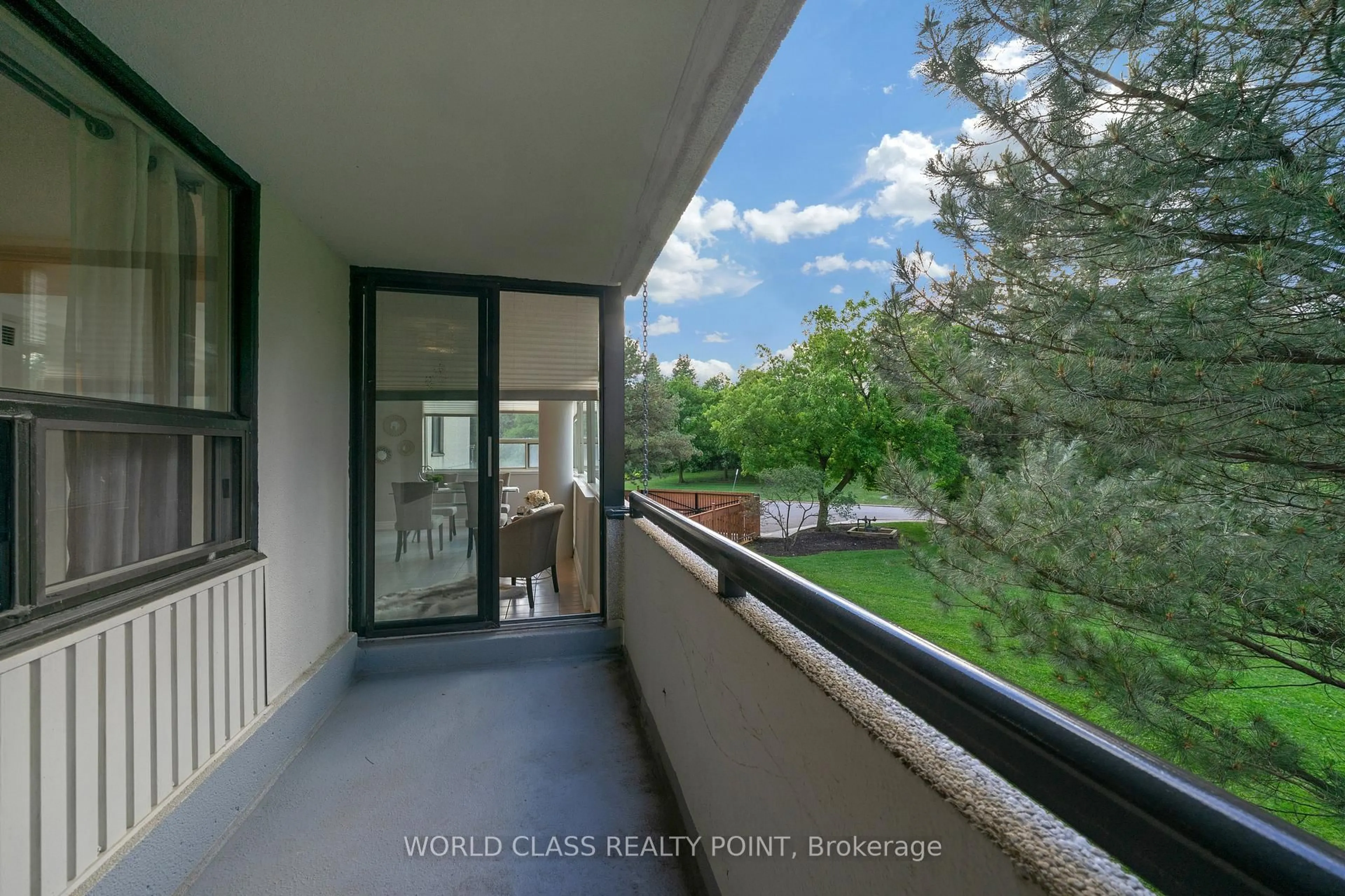 Balcony in the apartment, unknown for 40 Harding Blvd #201, Richmond Hill Ontario L4C 9S5