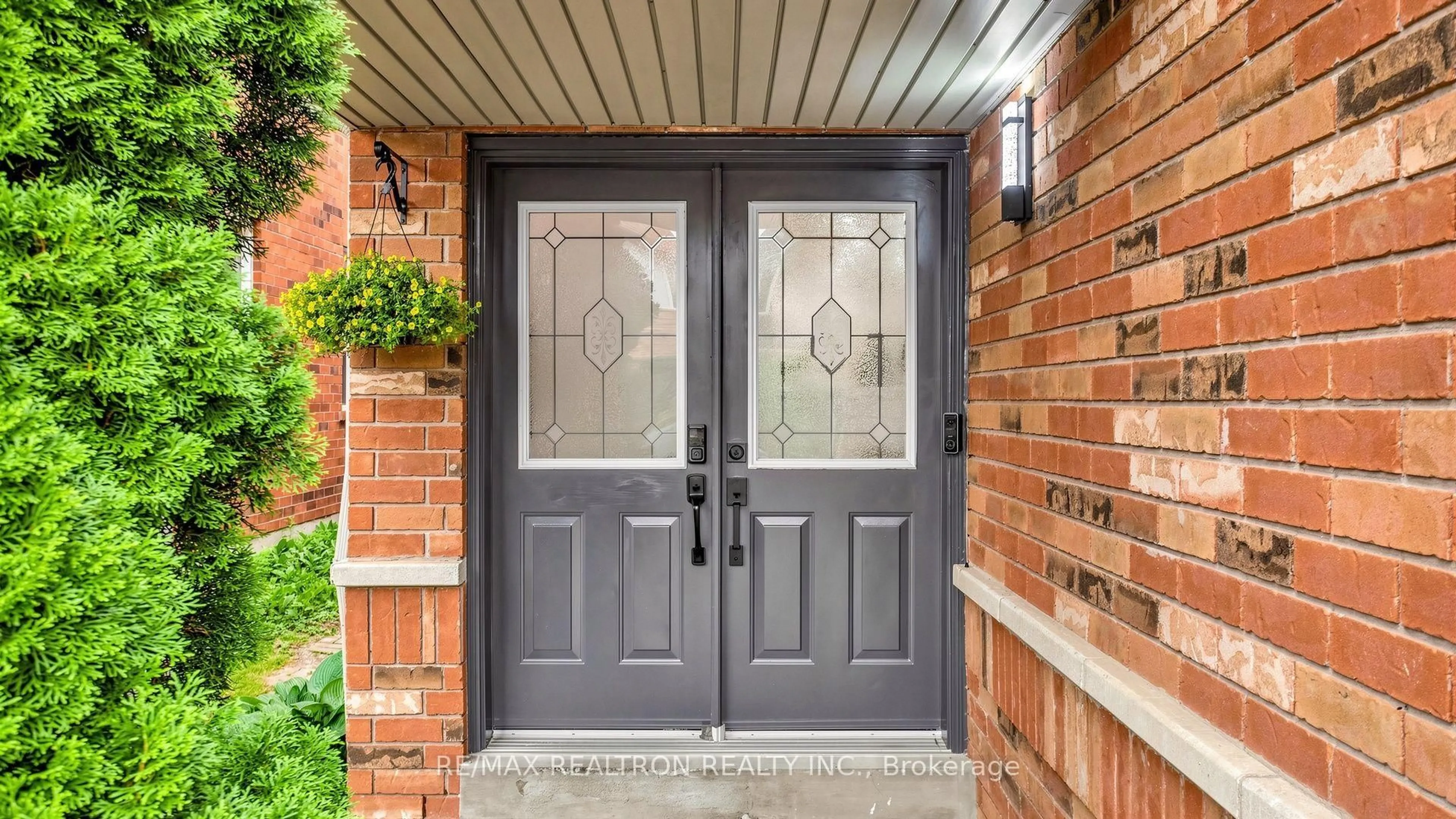 Indoor entryway for 21 Belvia Dr, Vaughan Ontario L4K 5J6