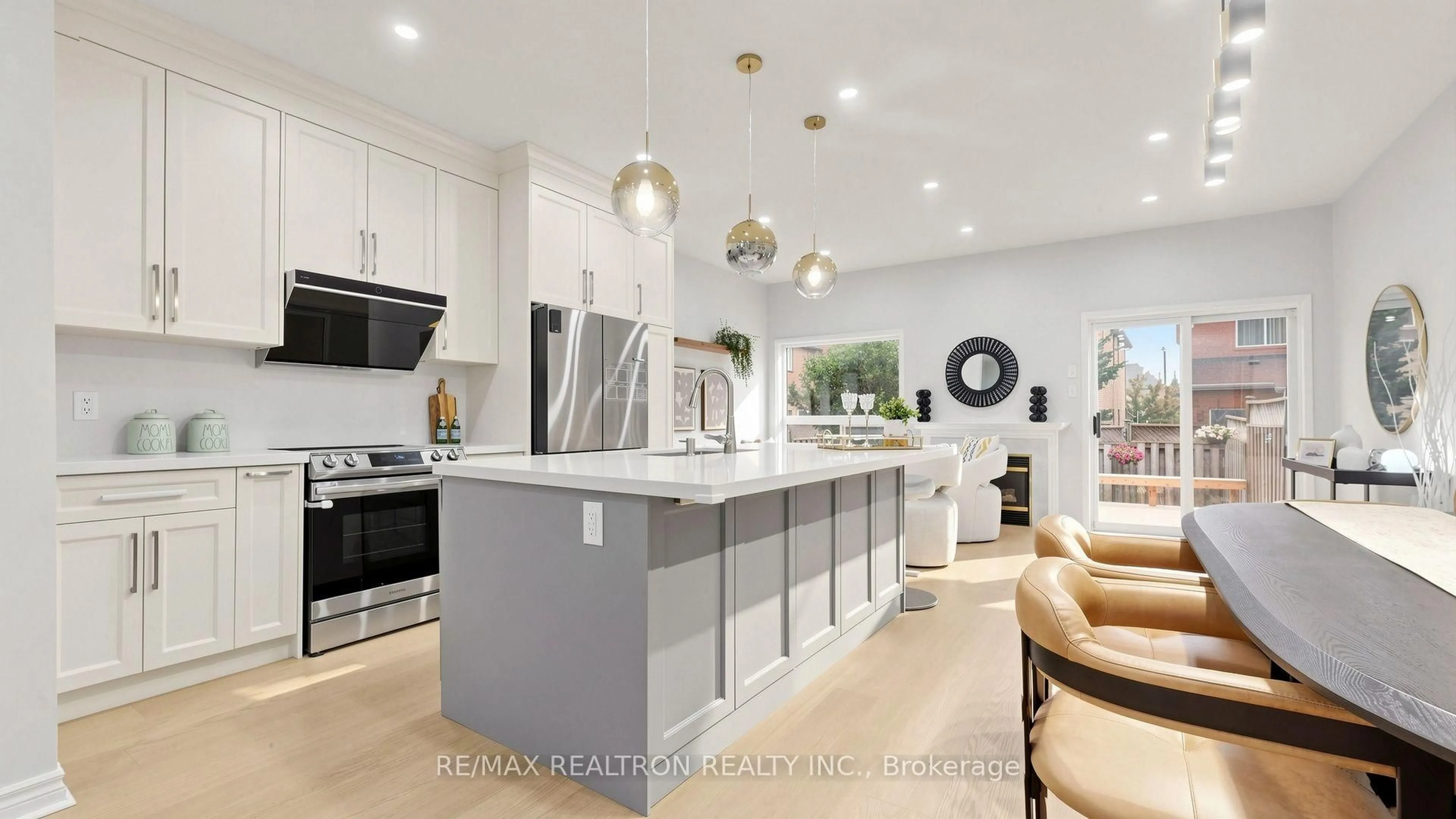 Open concept kitchen, ceramic/tile floor for 21 Belvia Dr, Vaughan Ontario L4K 5J6