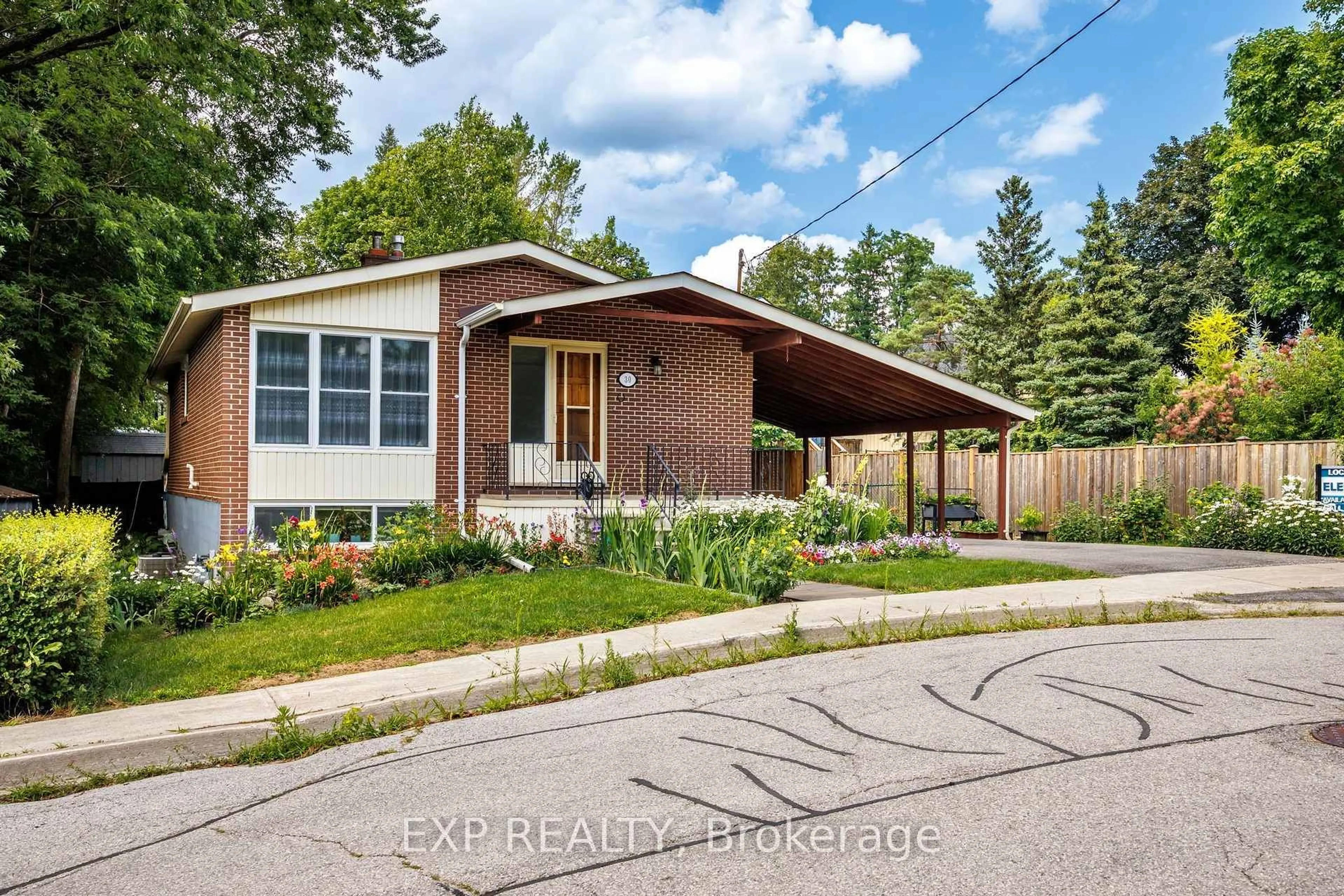 Home with brick exterior material, street for 30 Harrison Ave, Aurora Ontario L4G 1E1