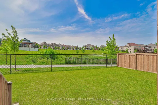 4 Meadow Vista Cres, East Gwillimbury 4