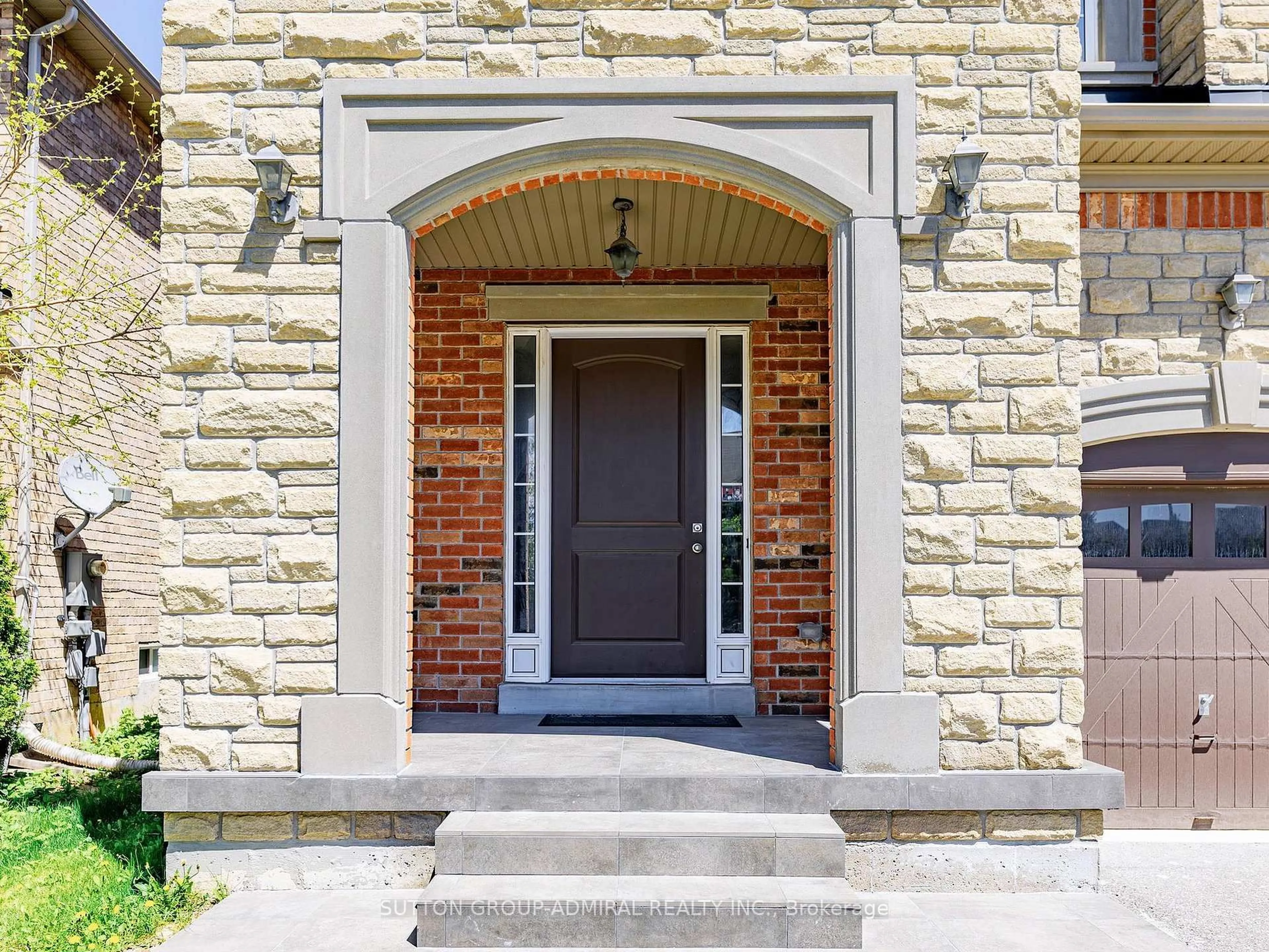 Indoor entryway for 85 Coral Acres Dr, Vaughan Ontario L6A 4K8