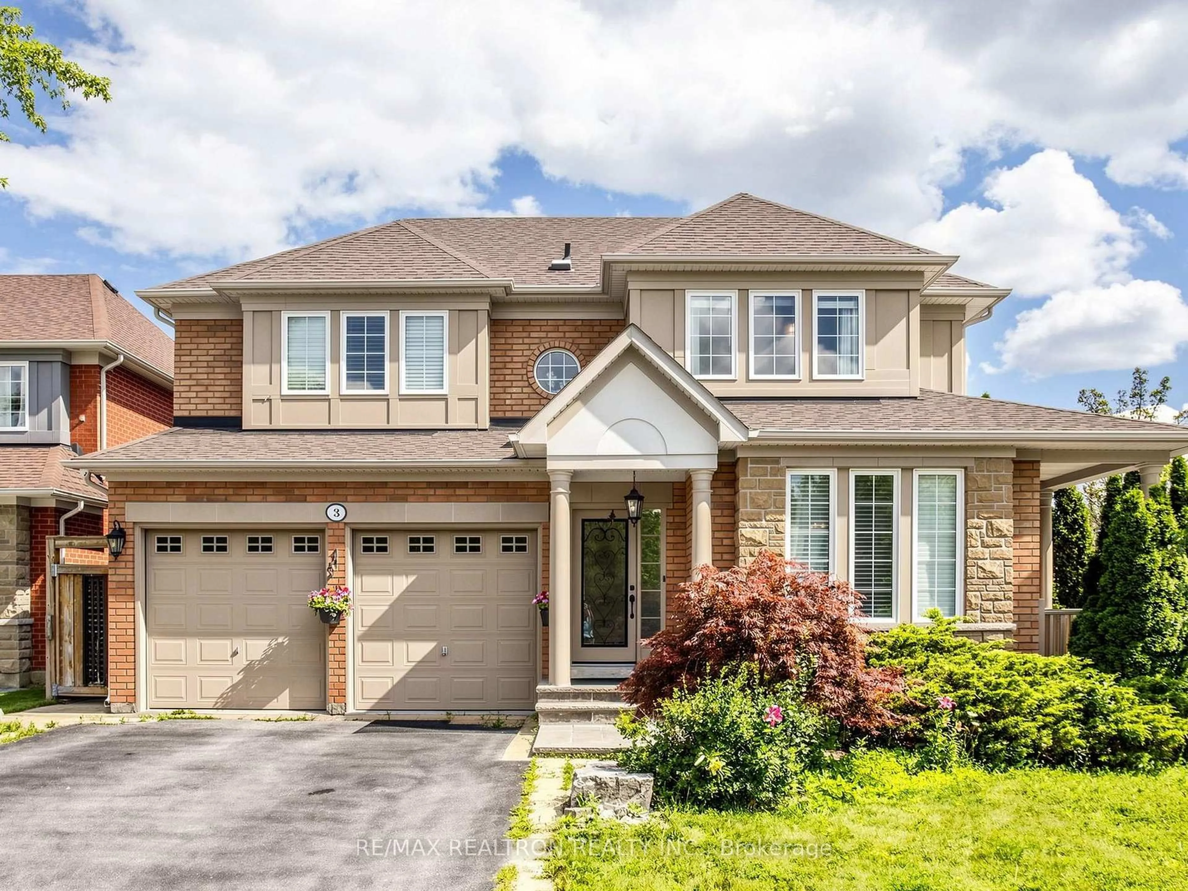 Home with brick exterior material, street for 3 Lisa Brown Crt, Richmond Hill Ontario L4E 4K9