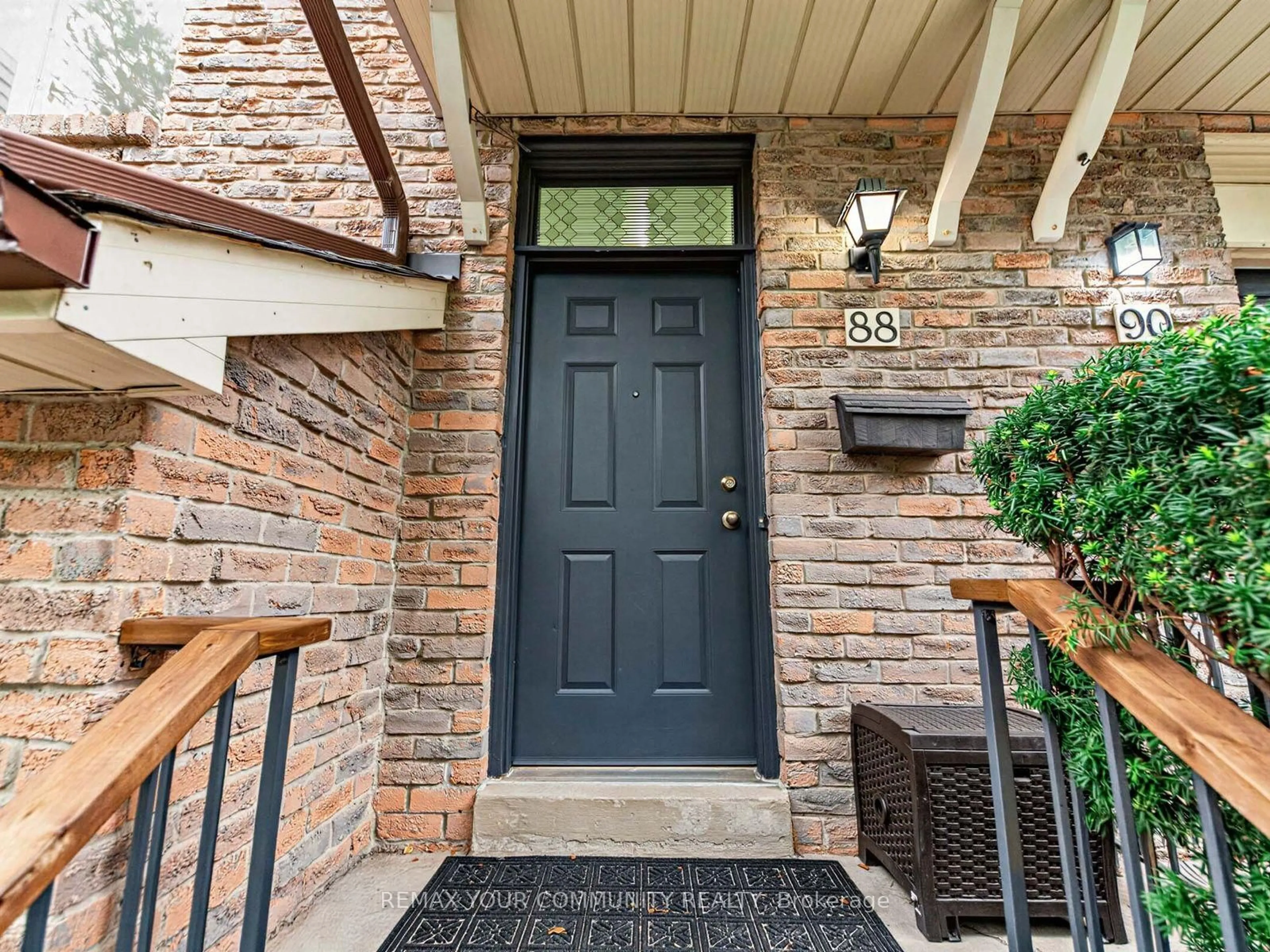 Indoor entryway for 88 Dana Cres, Vaughan Ontario L4J 2R5