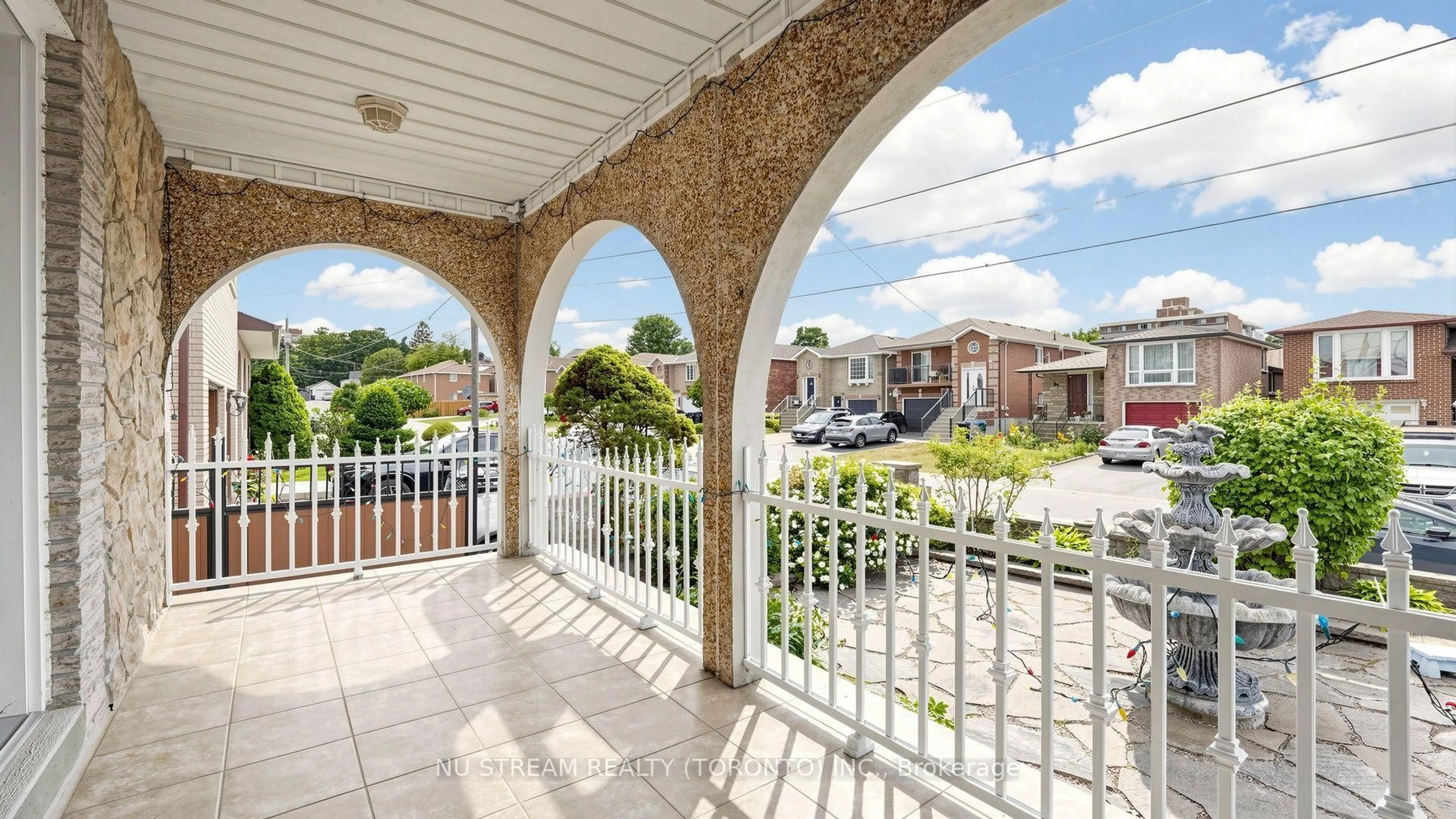 Patio, city buildings view from balcony for 70 Back St, Bradford West Gwillimbury Ontario L3Z 2B7