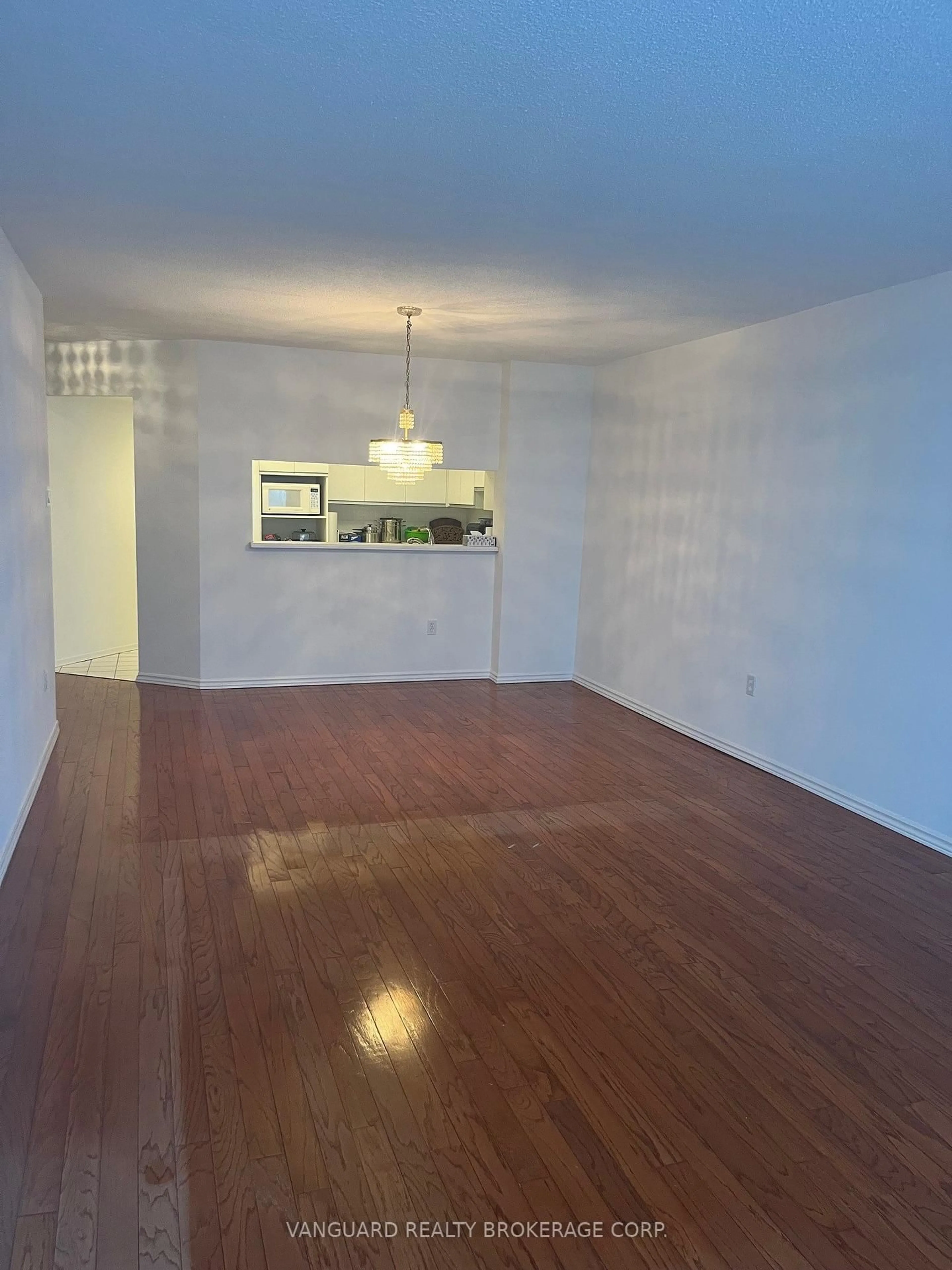 A pic of a room for 7460 Bathurst St #1706, Vaughan Ontario L4J 7K9