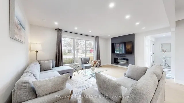 31 Henderson Ave, Markham 5