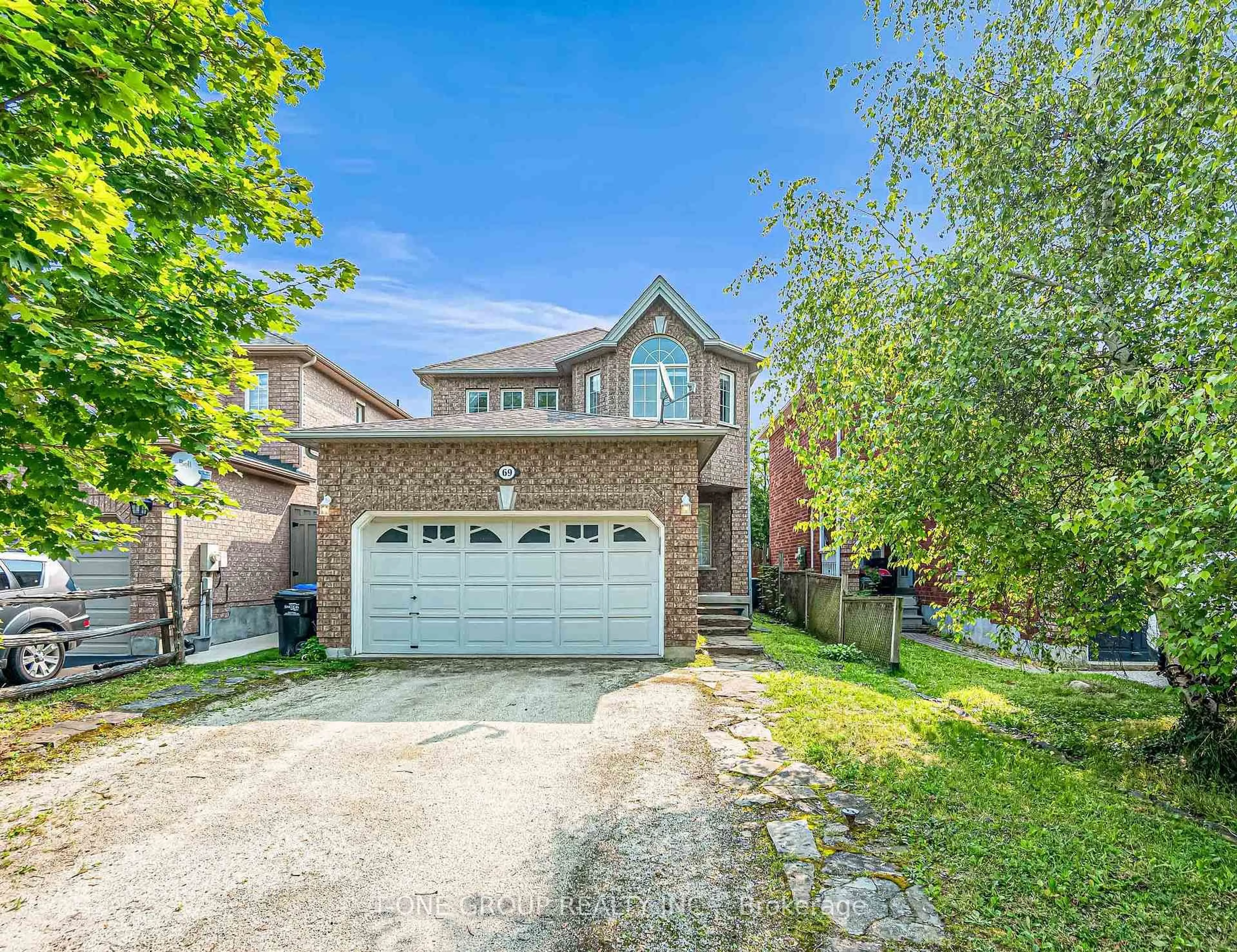 A pic from outside/outdoor area/front of a property/back of a property/a pic from drone, street for 69 Smith St, New Tecumseth Ontario L9R 1Z9