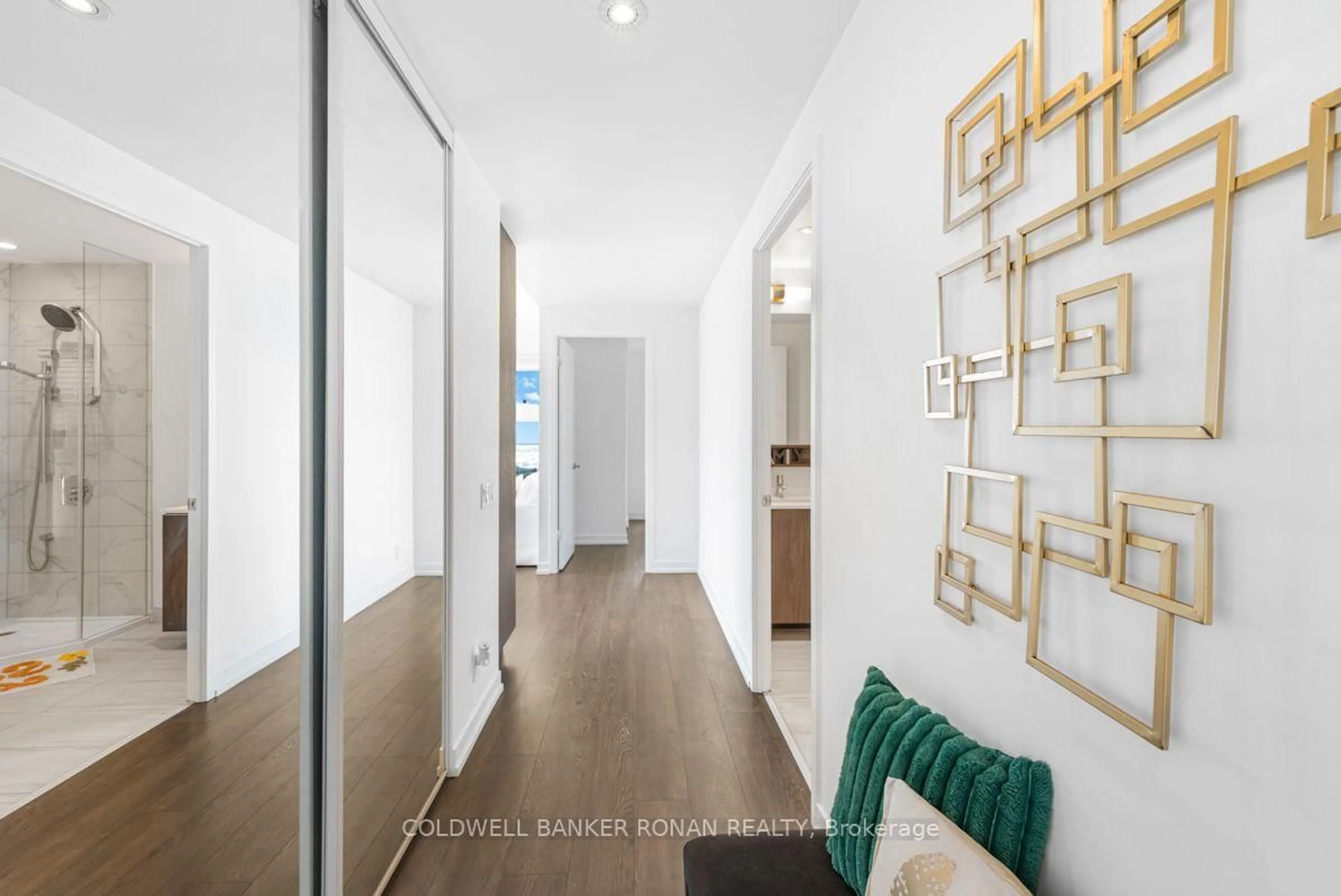 Indoor entryway for 5 Buttermill Ave #5110, Vaughan Ontario L4K 0J5