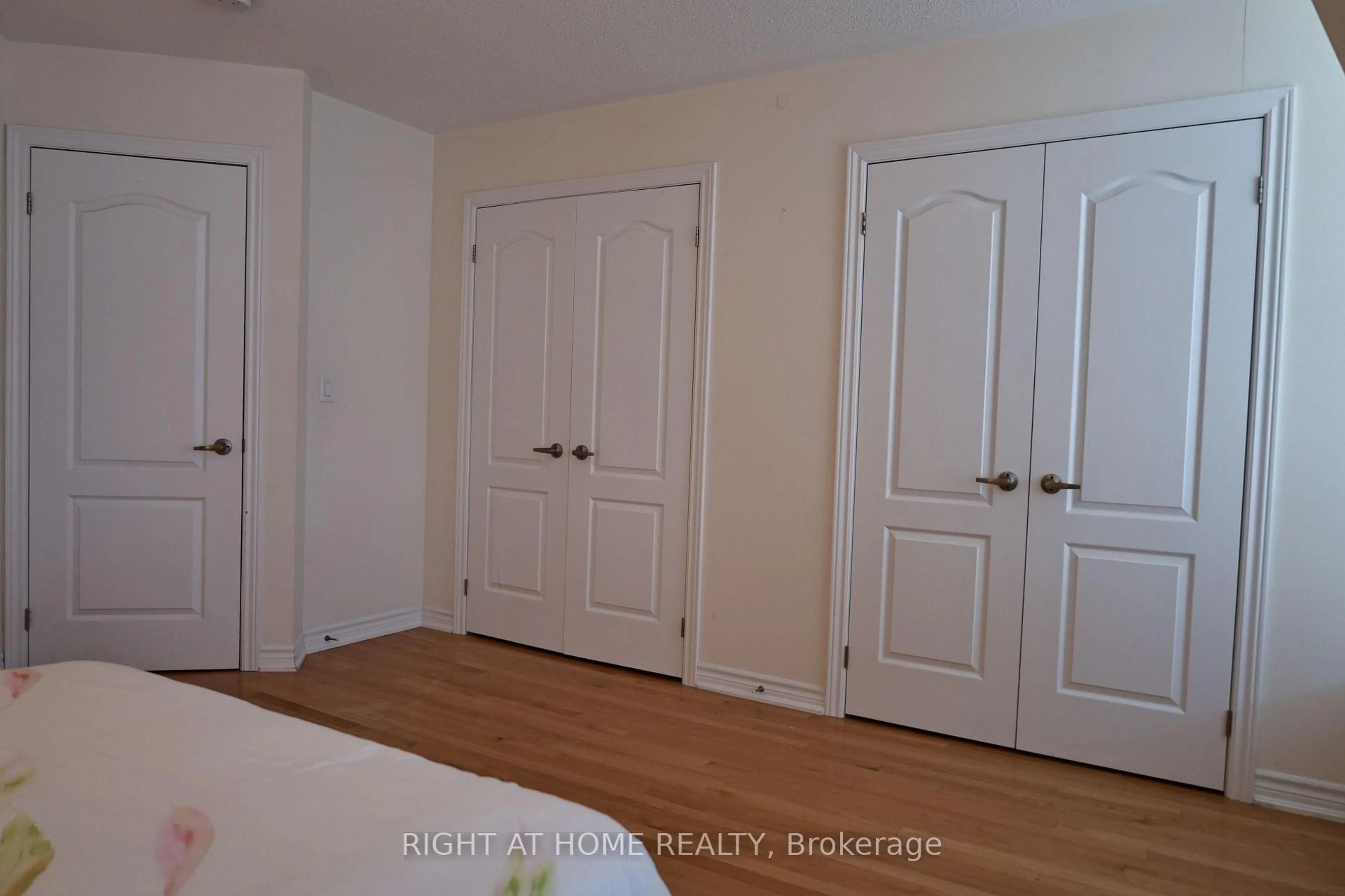 A pic of a room for 10971 Woodbine Ave, Markham Ontario L6C 0X4