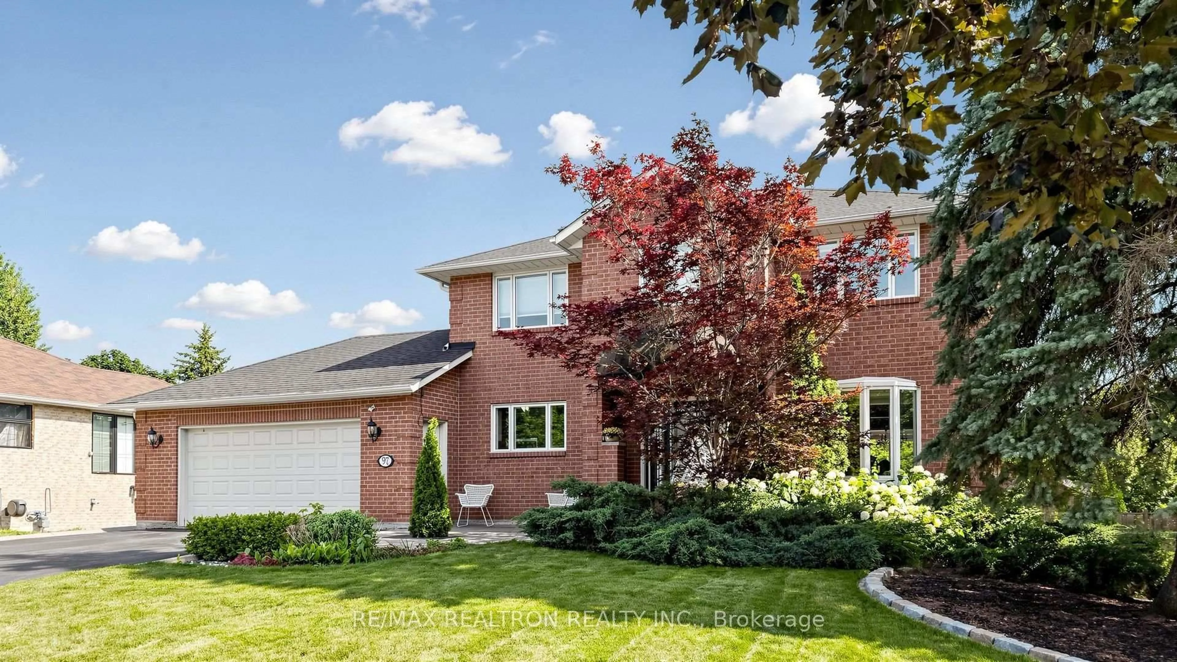 Home with brick exterior material, street for 97 Thompson Dr, East Gwillimbury Ontario L9N 1E2